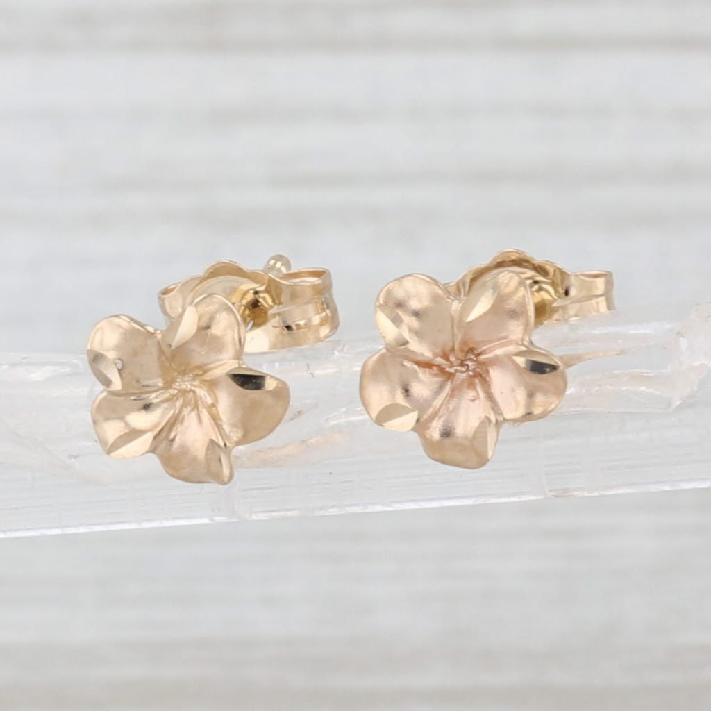 Light Gray Small Flower Stud Earrings 14k Yellow Gold