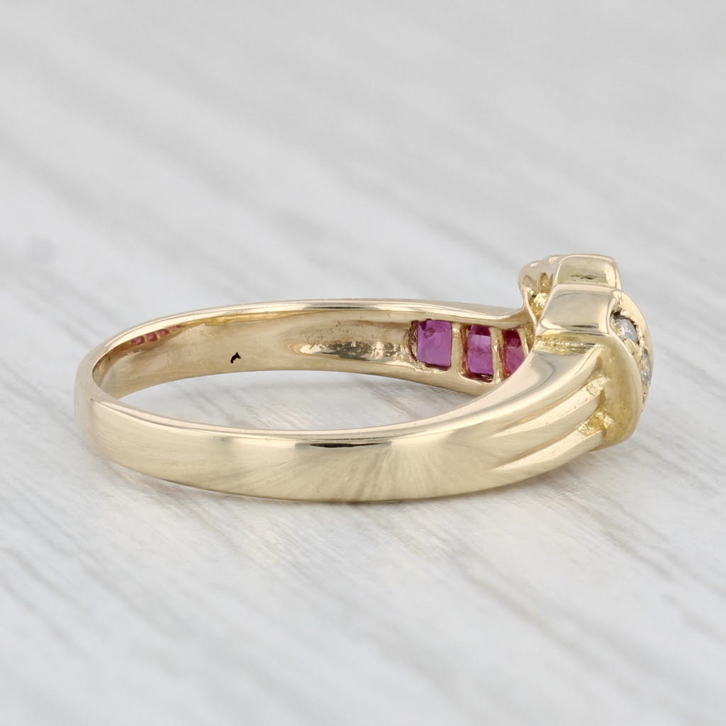 Light Gray 0.28ctw Ruby Diamond Contoured V Ring 14k Yellow Gold Size 4.75