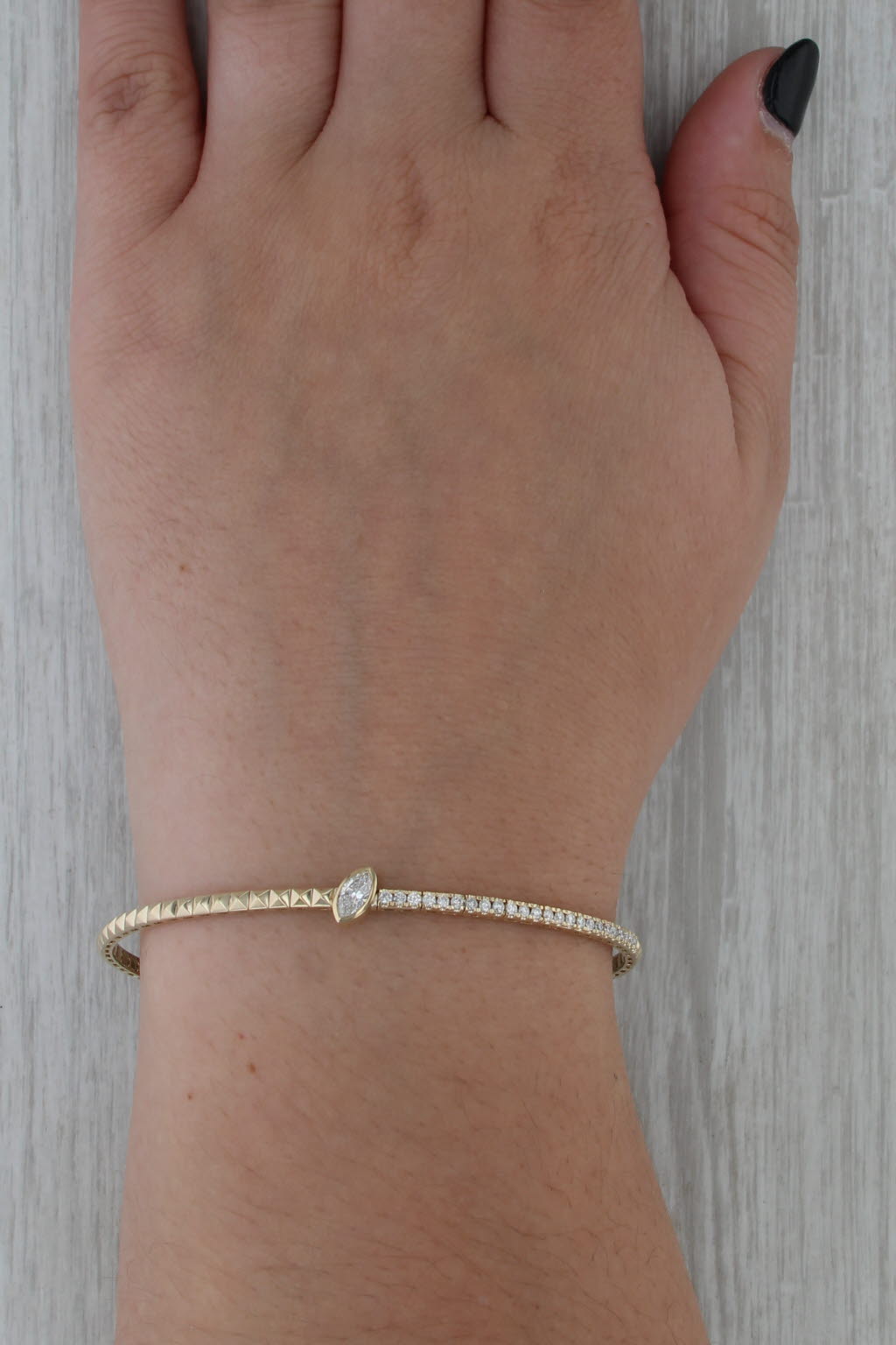 New 0.63ctw Diamond Beveled Flexible Bangle Bracelet 6.75" 14k Yellow Gold