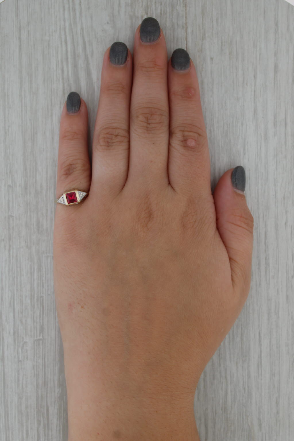 Vintage 0.85ctw Lab Created Ruby Diamond Ring 10k Yellow Gold Size 5.75