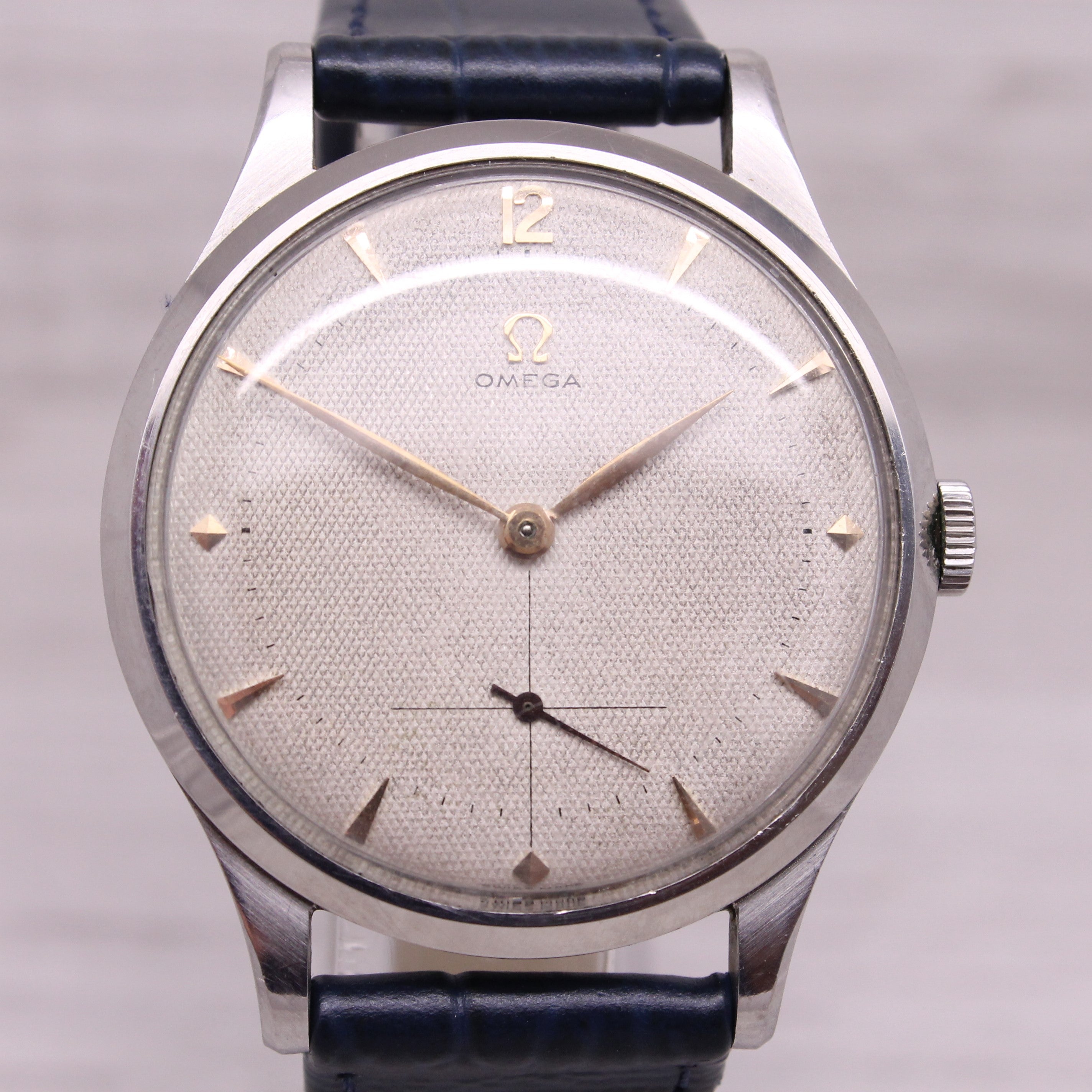 Gray Vintage 1952 Omega Jumbo 37.5mm Steel Mens Watch Waffle Dial c.266 ref.2609