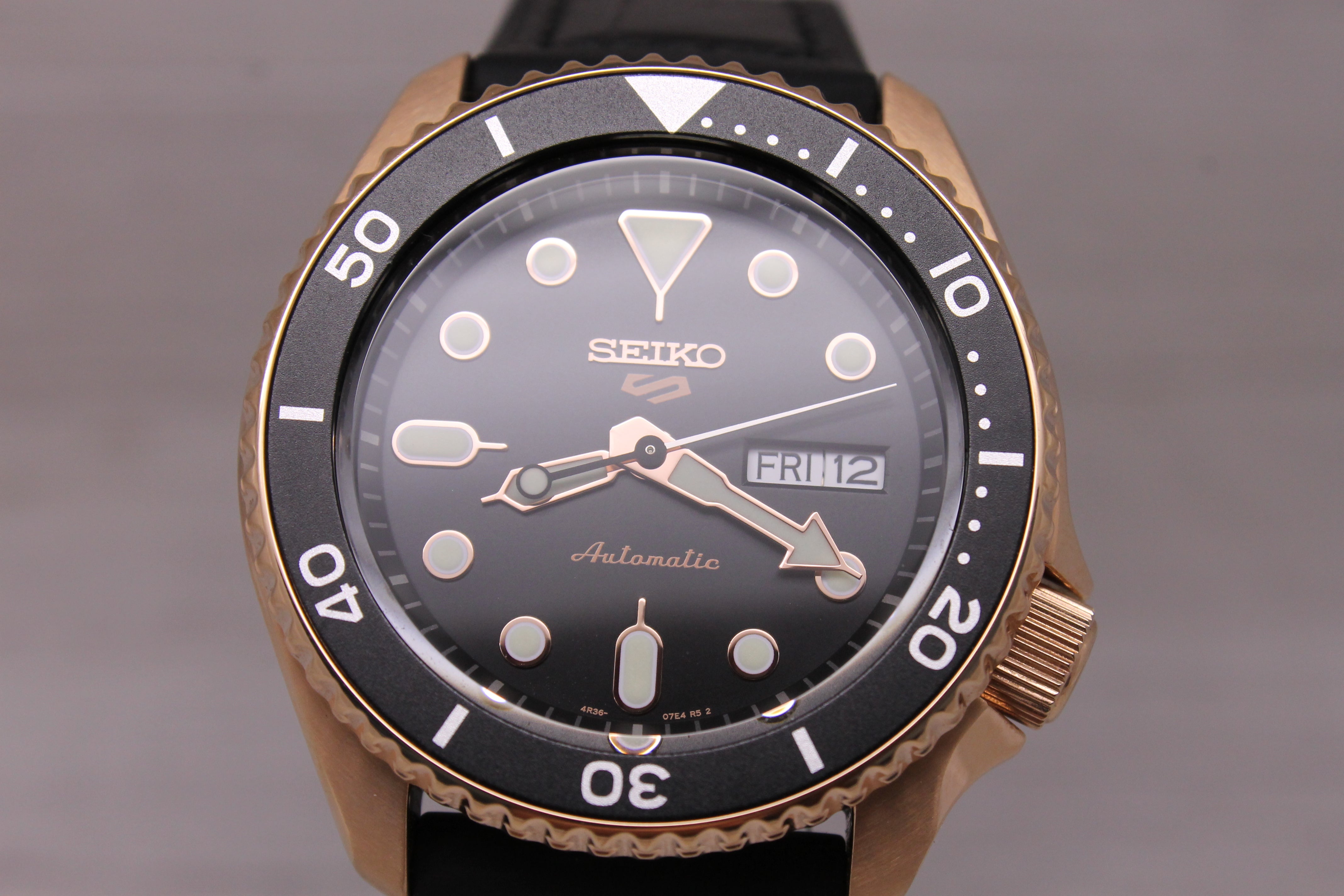 Seiko 5 Sports Mens Automatic Watch 42.5mm Steel Day Date SRDP76 Box