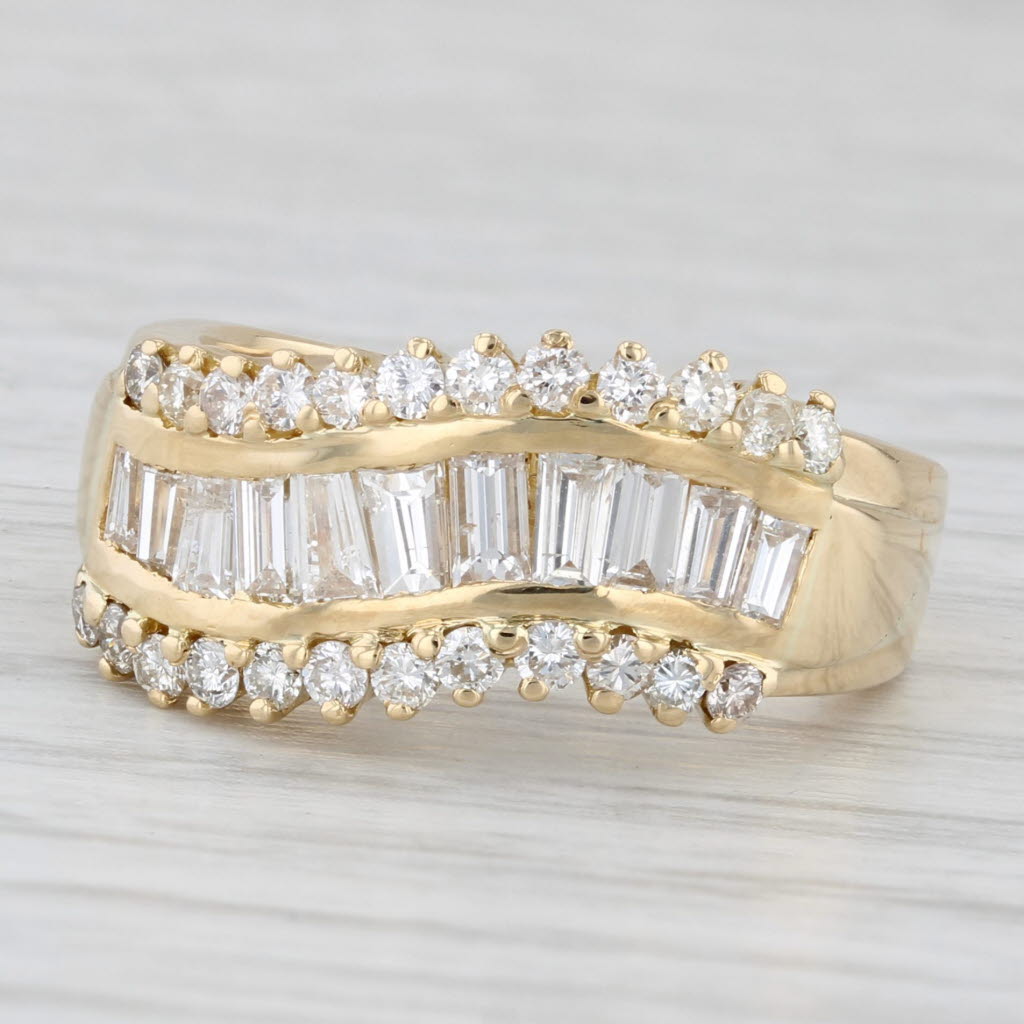 Light Gray 1.04ctw Baguette Diamond Ring 18k Yellow Gold Size 6.75 Contoured Band