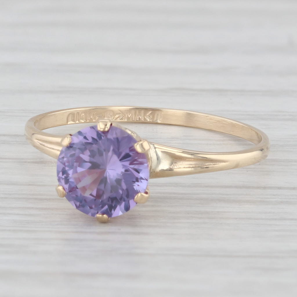 Light Gray 1.60 ct Synthetic Color Change Sapphire Solitaire 10K Size 7 Ring