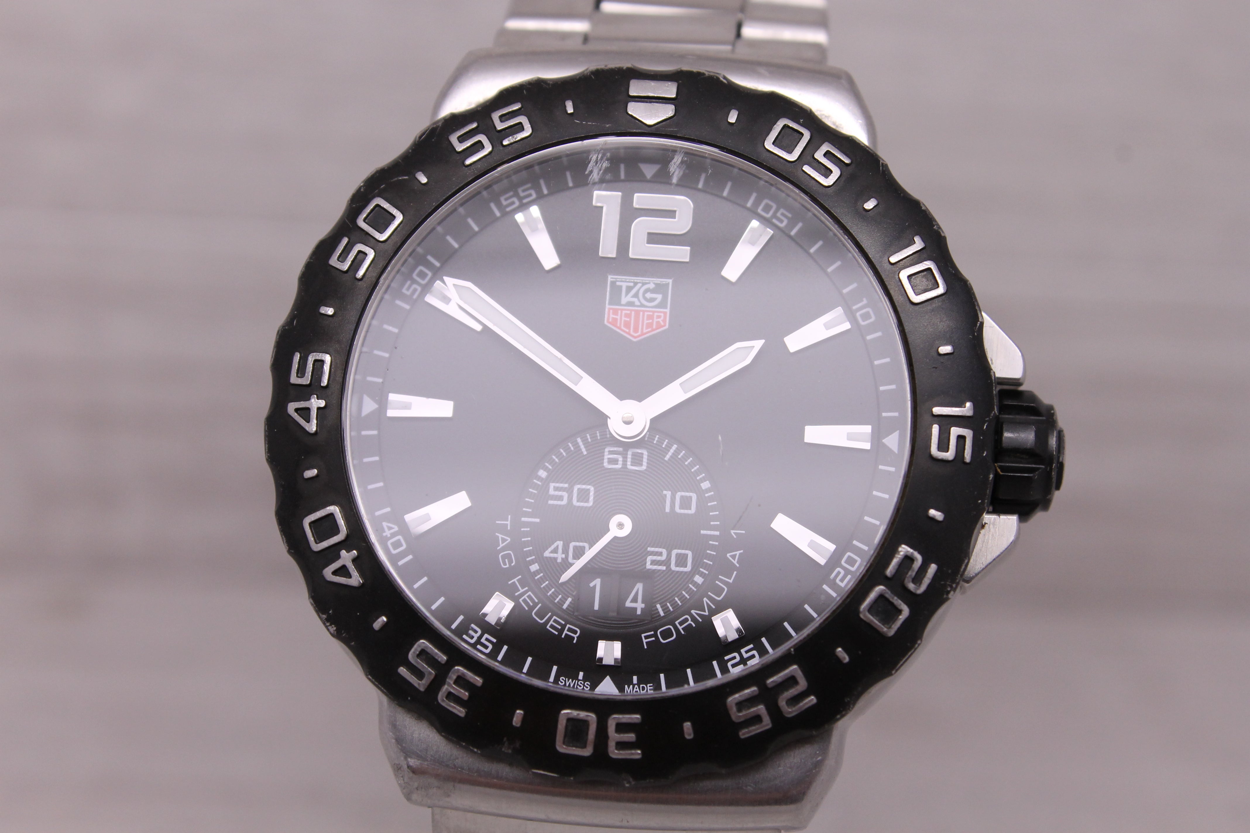 Dark Gray Tag Heuer Formula 41.5mm Stainless Steel Mens Quartz Watch WAU1110 Large Band