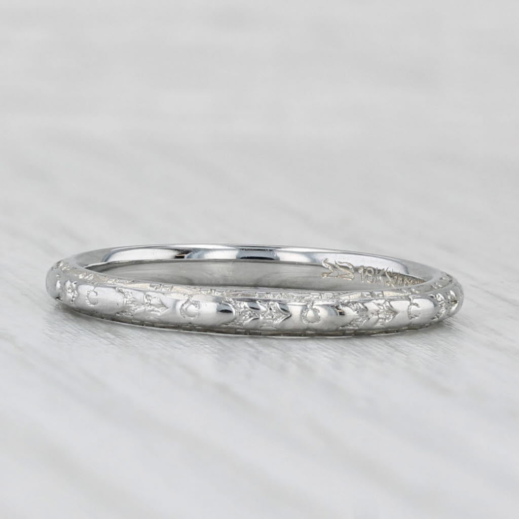Light Gray Floral Etched Art Deco Wedding Band 18k White Gold Size 7.25 Stackable Ring