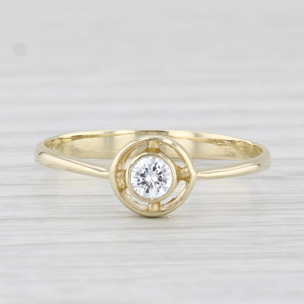 Light Gray 0.15ct Cubic Zirconia Round Solitaire Ring 14k Yellow Gold Size 8 Engagement