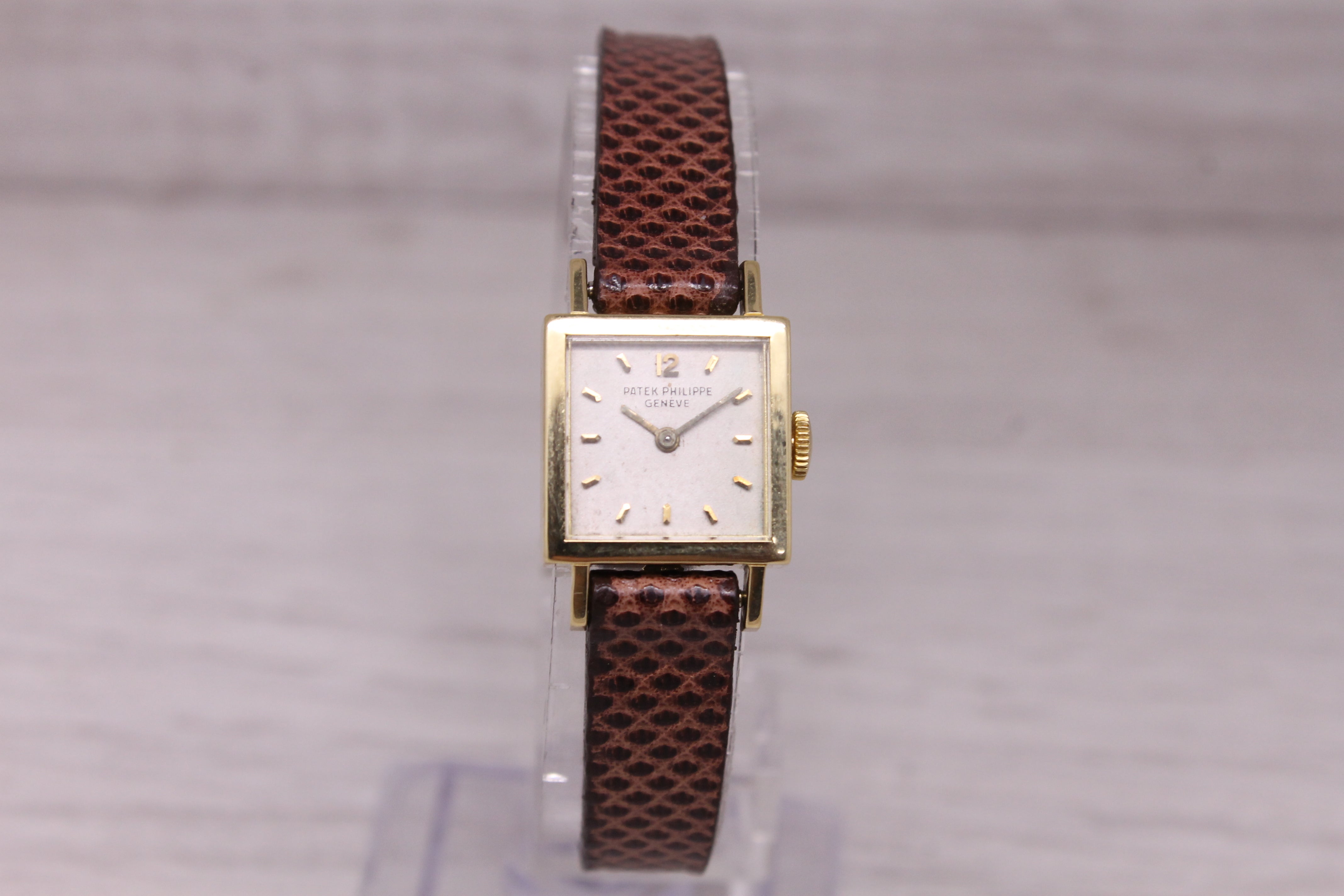 Vintage 1960's Patek Philippe Ladies 18k Yellow Gold Square Dress Watch 3285/21