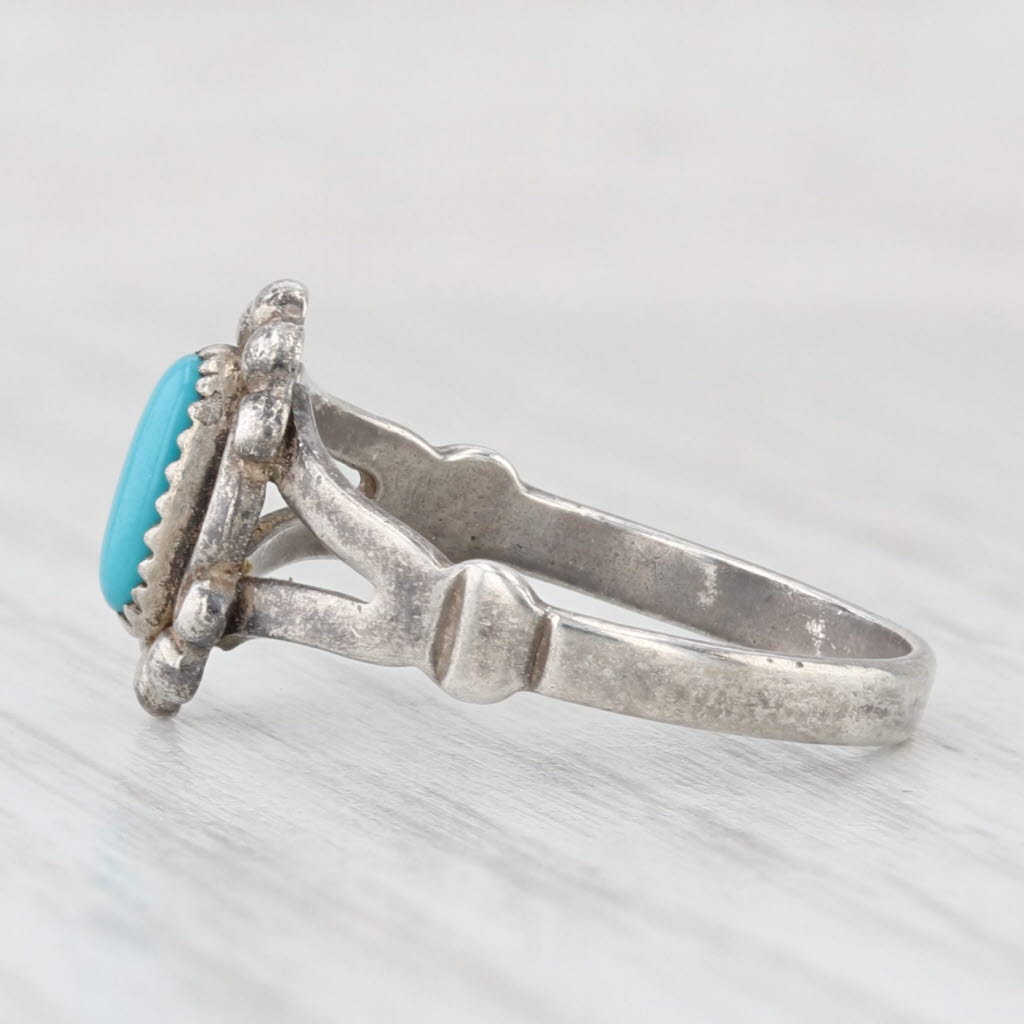 Light Gray Vintage Turquoise Oval Cabochon Solitaire Ring Sterling Silver Size 7