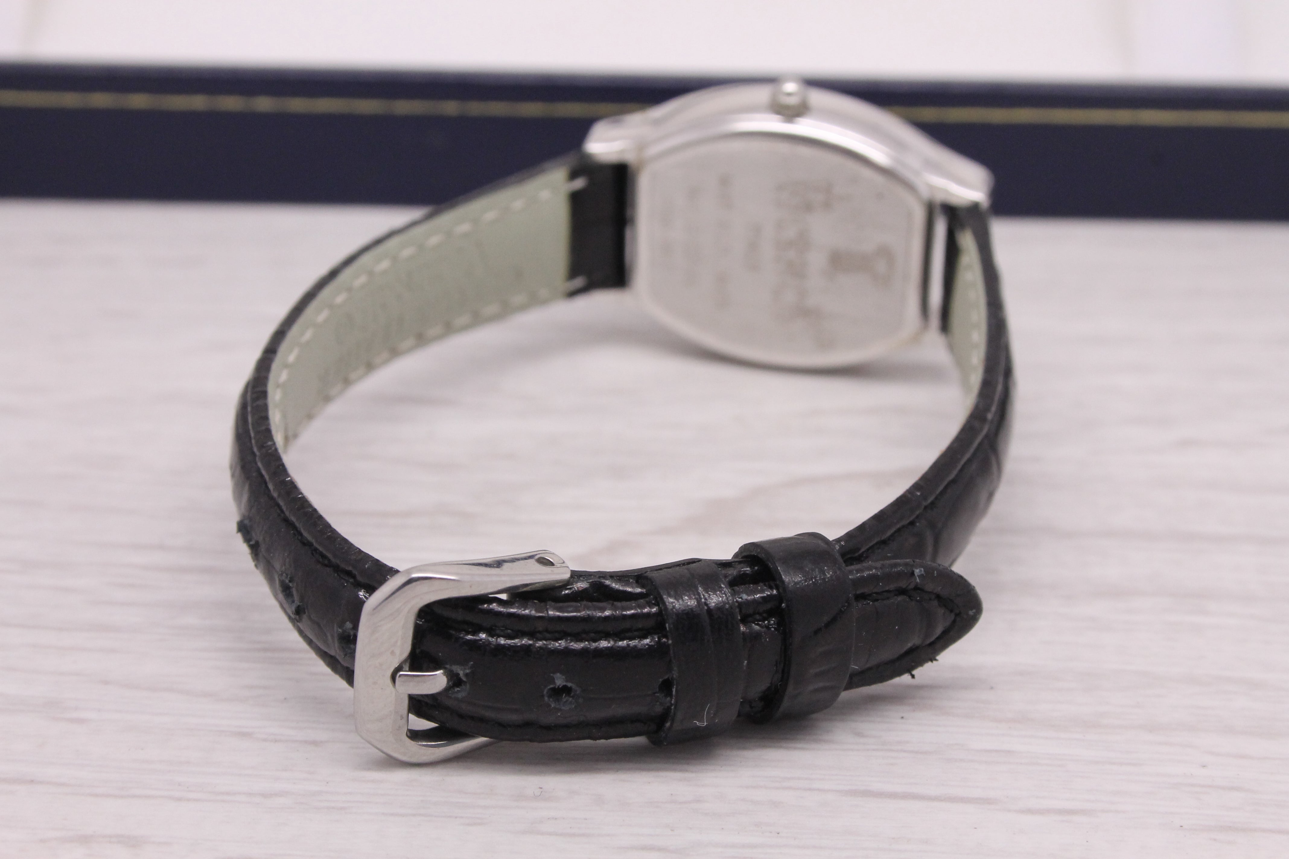 Light Gray Vicence Milor 14k White Gold Pave Diamond Ladies Quartz Watch w Box V5405149