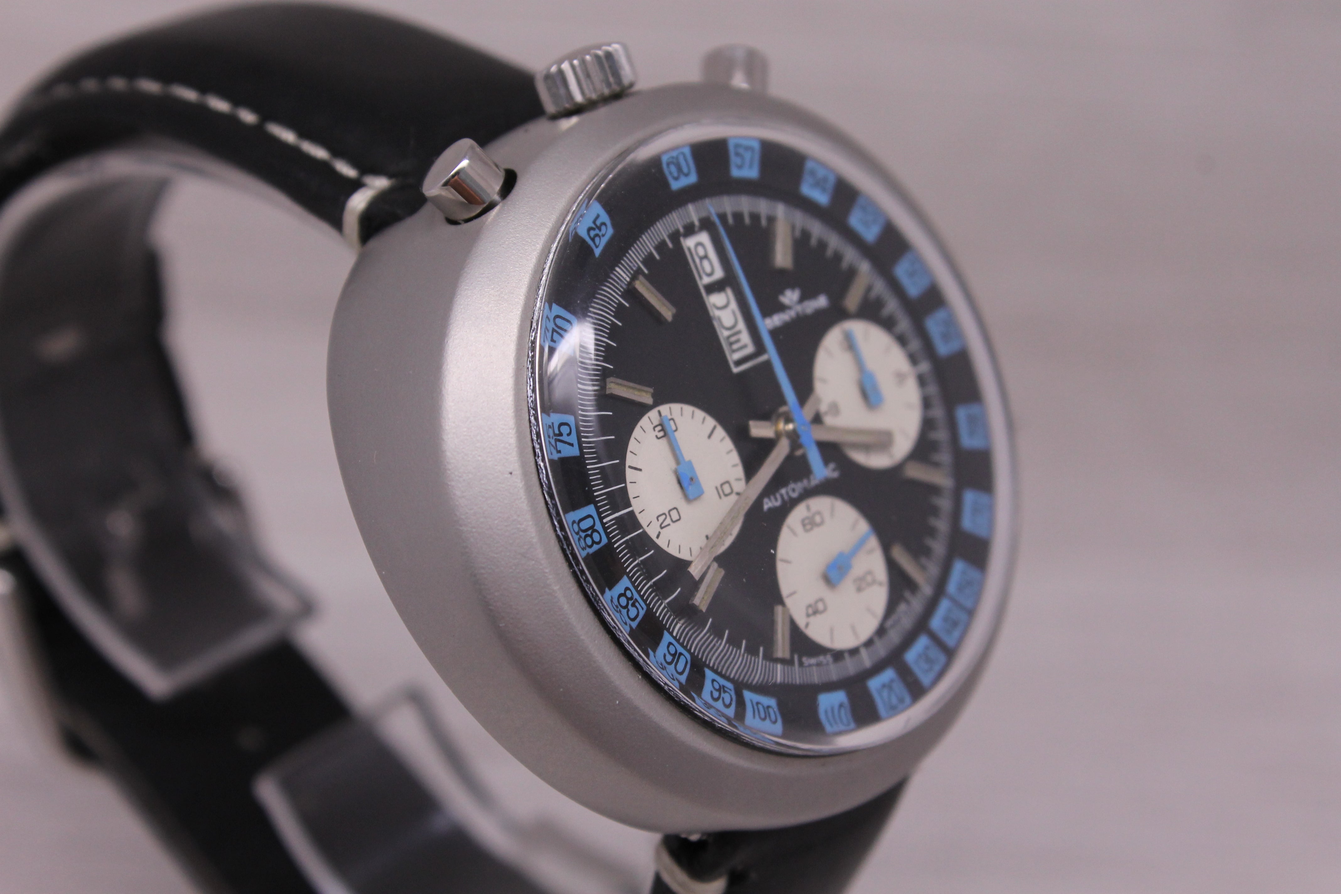 Vintage Benytone Bullhead 46mm Automatic Chronograph Watch Blue Black Funky