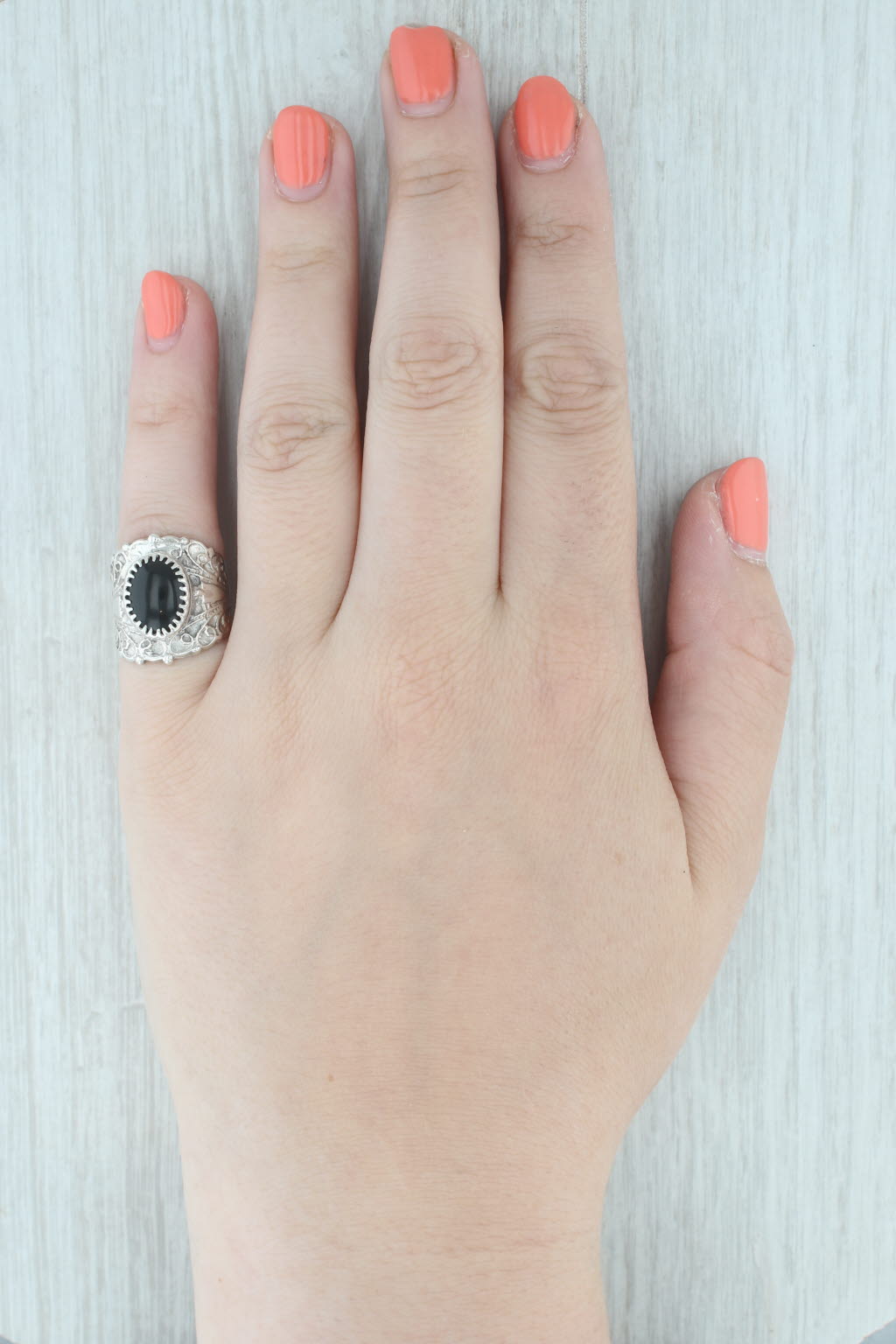 Light Gray Onyx Oval Cabochon Solitaire Statement Ring Sterling Silver Size 6 Ornate