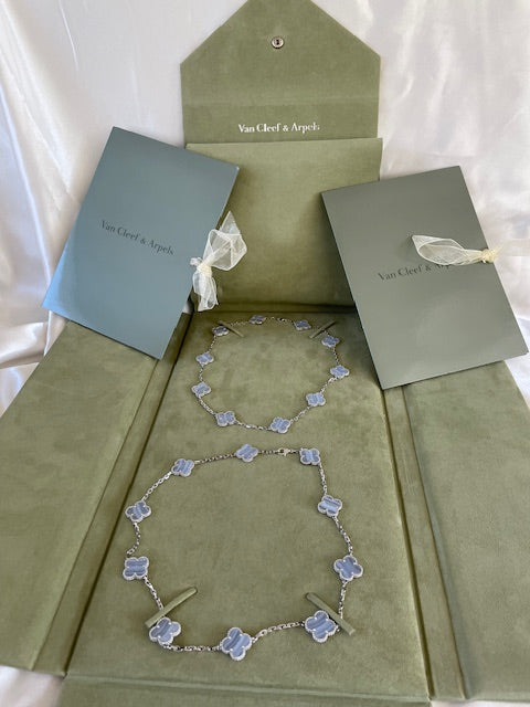 Dim Gray Van Cleef Arpels Chalcedony Clover 2 Necklaces 18k Gold 16.75" VCA Box Papers