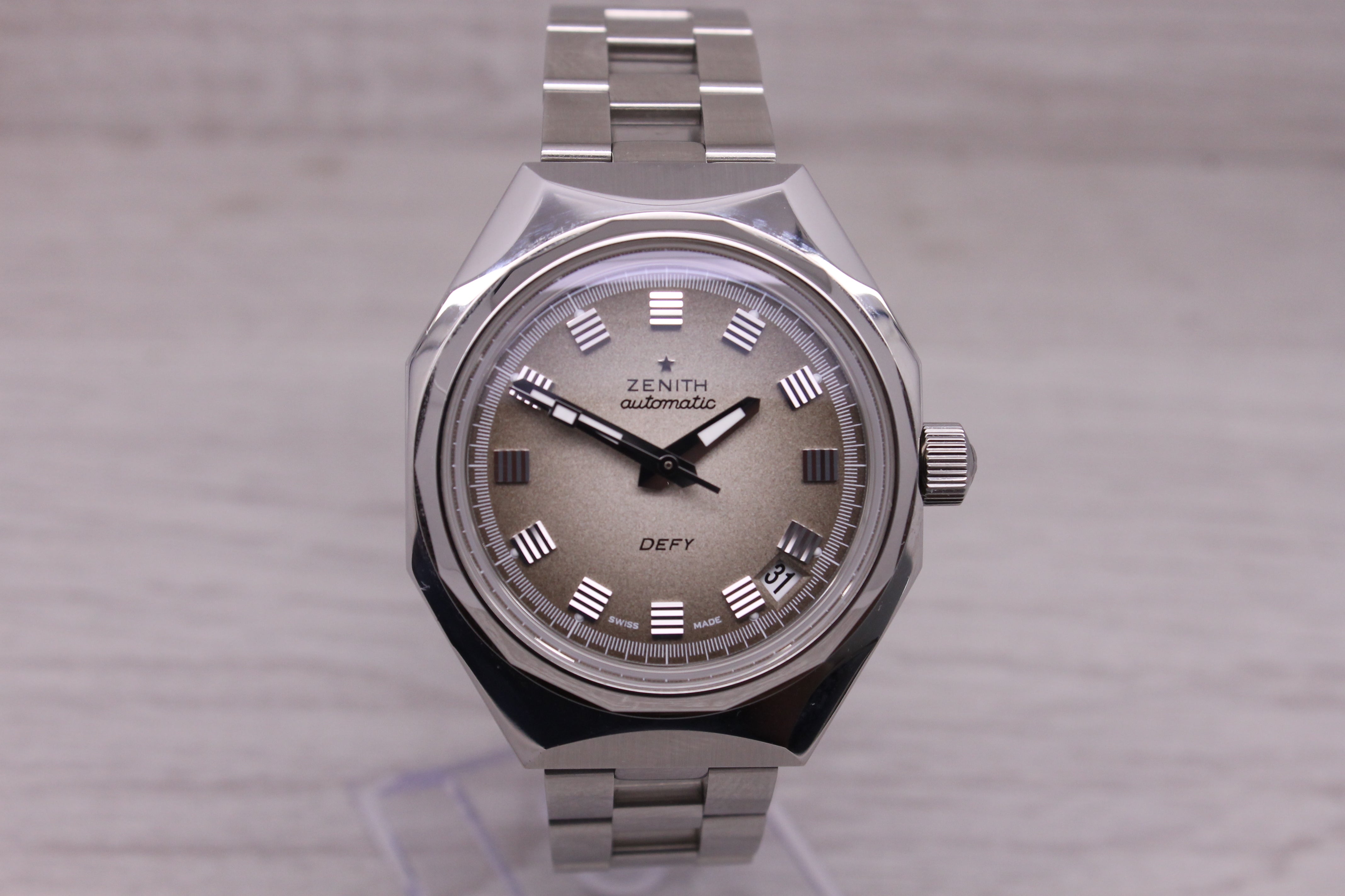 Zenith Defy Revival A3642 Mens 37.5mm Automatic Divers Watch Boutique w Band Box
