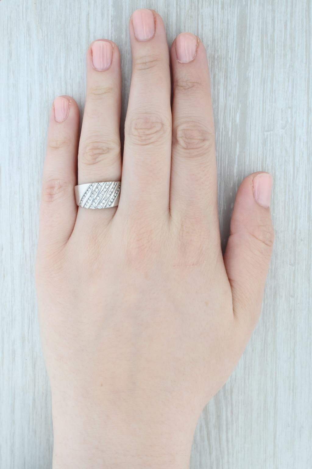 Light Gray 0.50ctw Diamond Rows Ring 14k White Gold Size 9