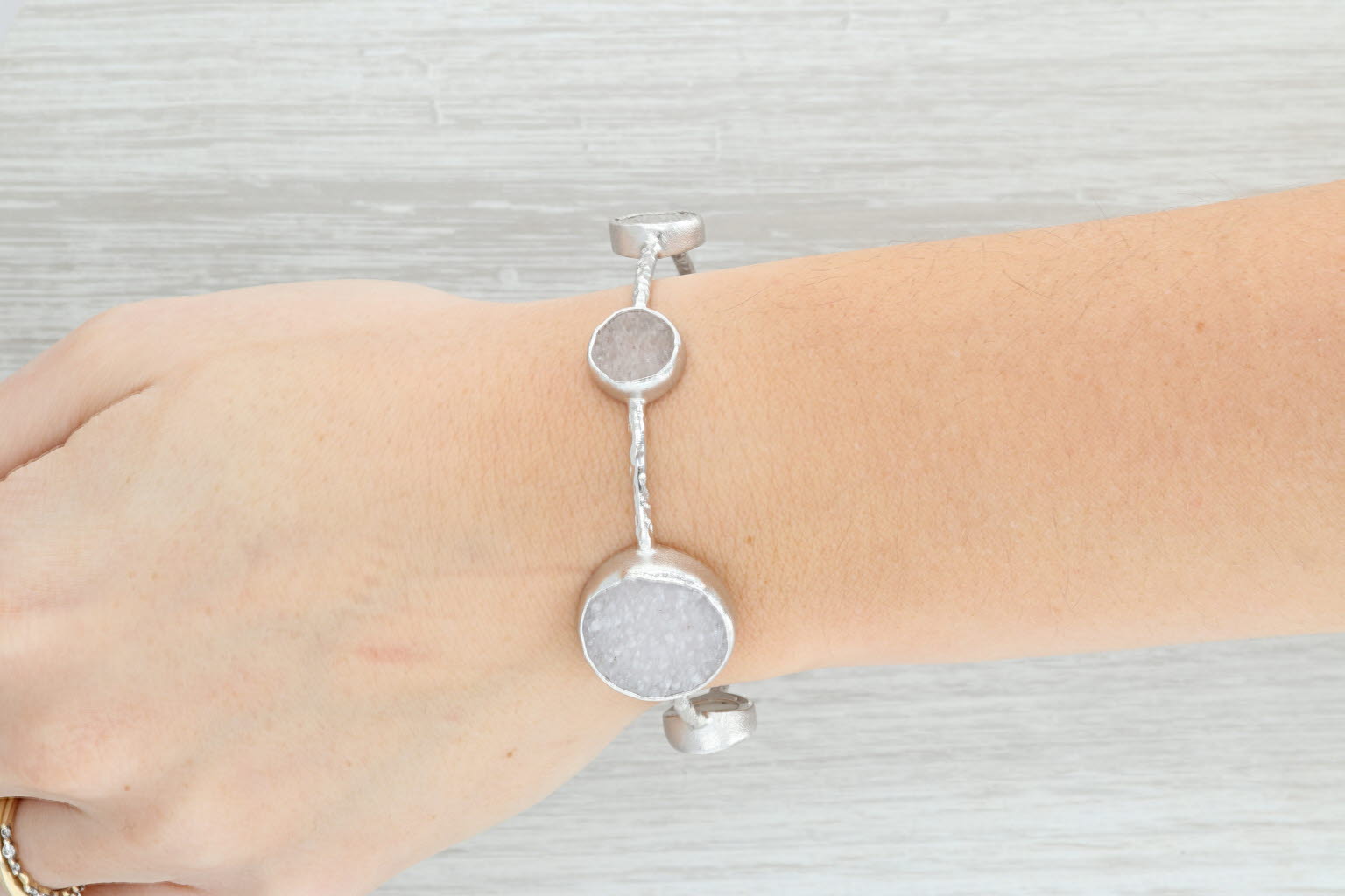 New Nina Wynn Bangle Bracelet Druzy White Sand Quartz Sterling Silver 8"