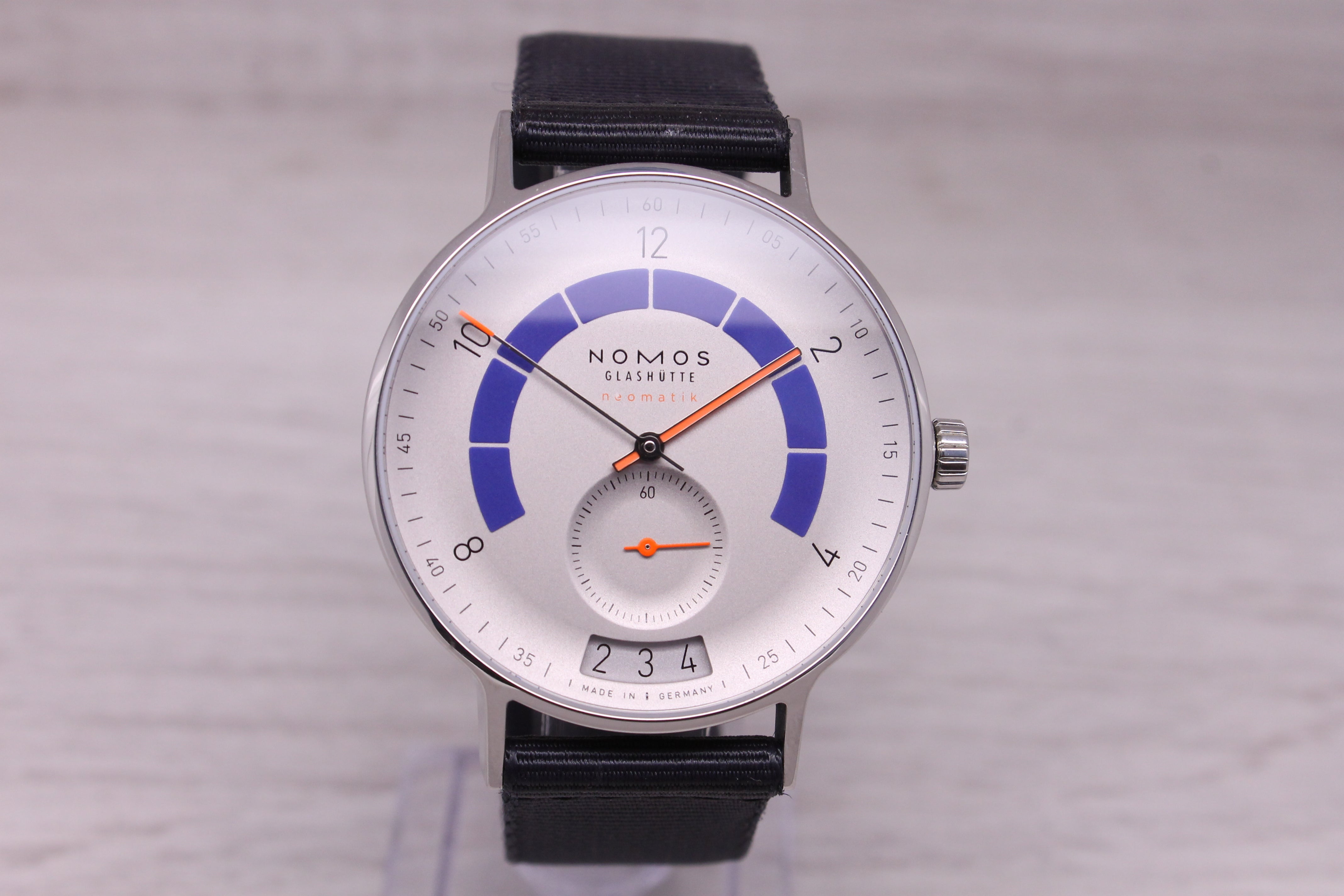 Nomos Autobahn Neomatik 41mm Mens Automatic Steel Watch 1303 3524 w Box Card
