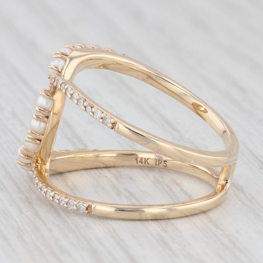 Light Gray New 0.14ctw Interlocking Diamond Pearl Ring 14k Yellow Gold Size 7