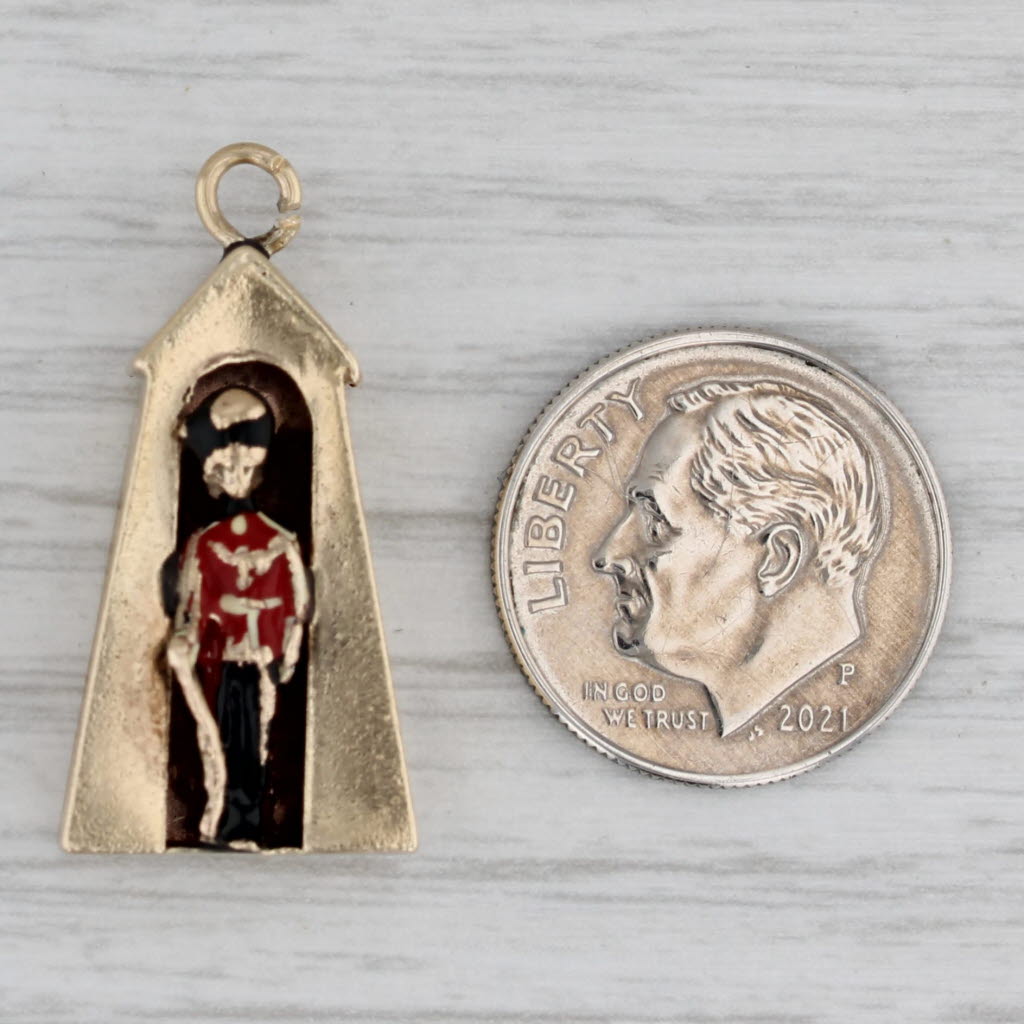 Gray Vintage British Royal Guard London Souvenir Charm 9k Yellow Gold Enamel Pendant