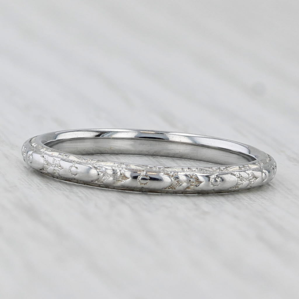 Light Gray Floral Etched Art Deco Wedding Band 18k White Gold Size 7.25 Stackable Ring