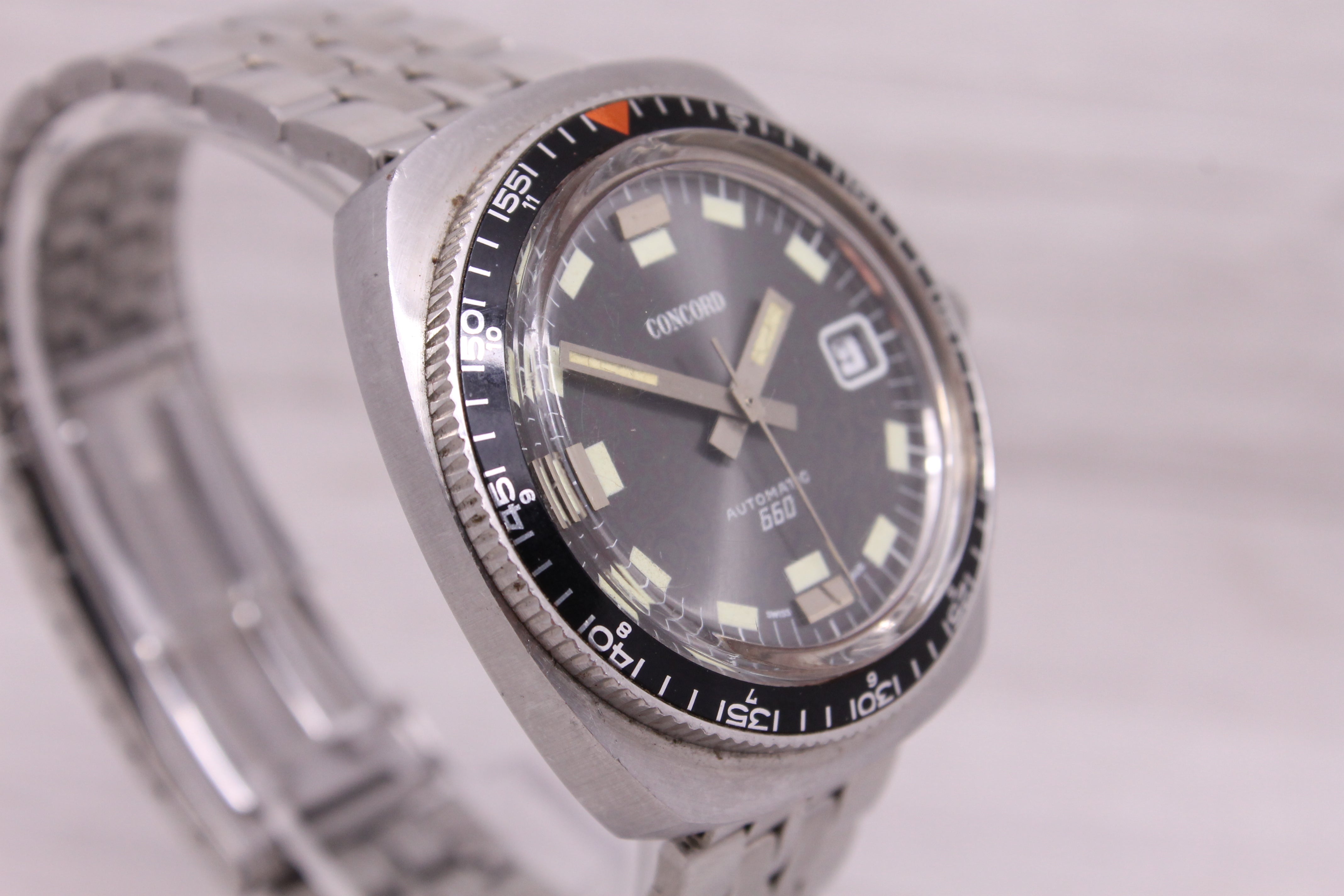 Gray Vintage Concord 660 Mens 37mm Stainless Steel Automatic Divers Style Watch ETA