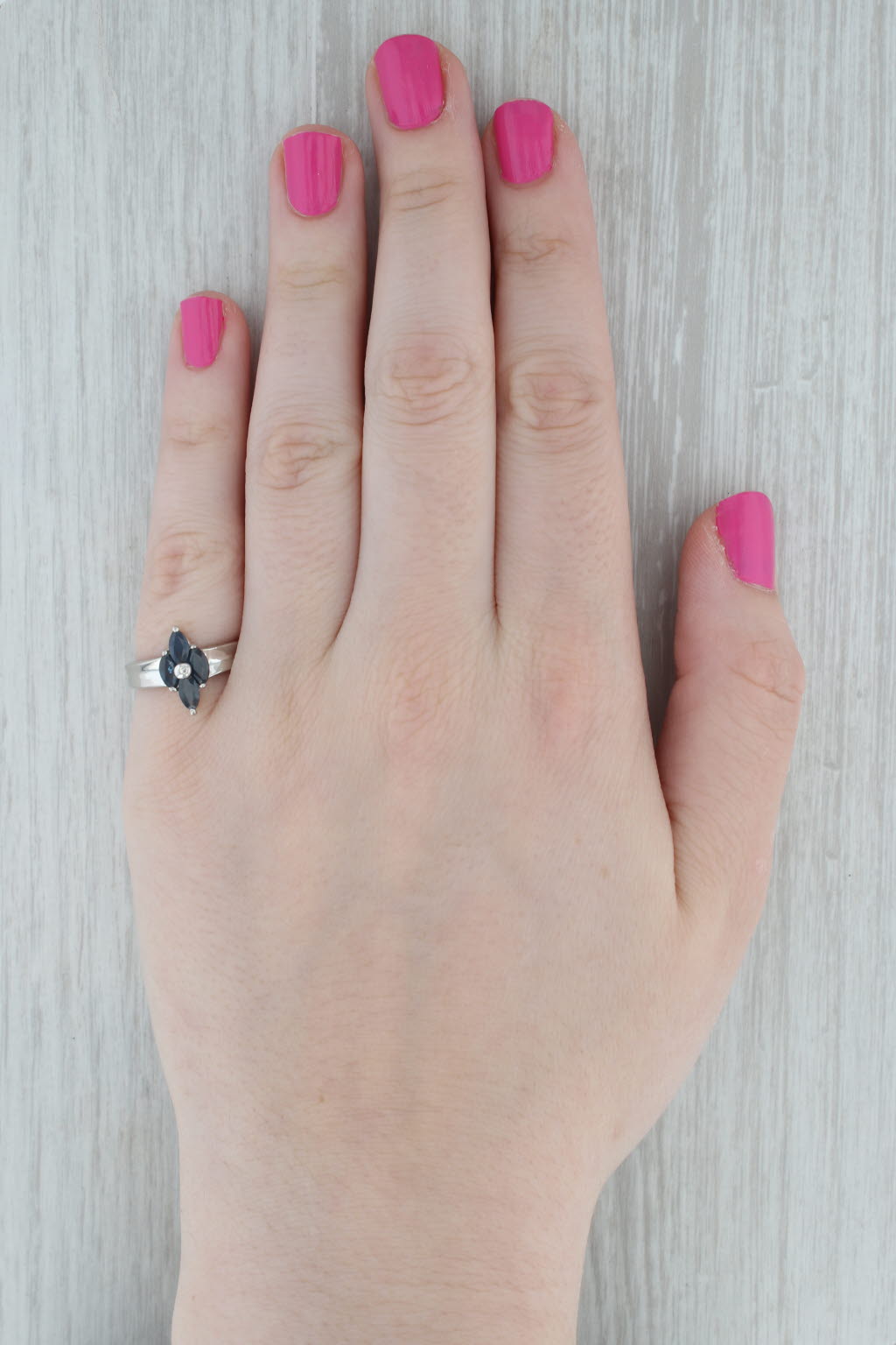 Gray 1.32ctw Blue Sapphire Cluster Ring Sterling Silver Size 6