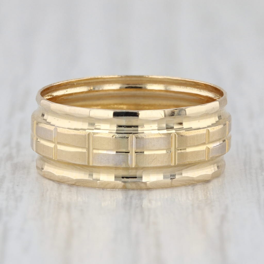 Beveled Pattern Ring 18k Yellow Gold Size 7.25 Stackable Band