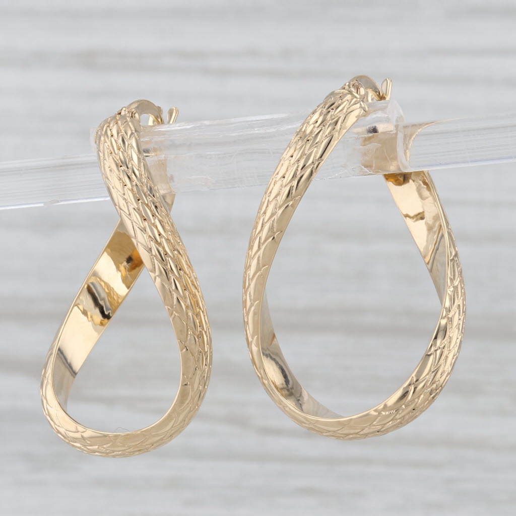 Abstract Oval Earrings 18k Yellow Gold Etched Pattern Snap Top Posts