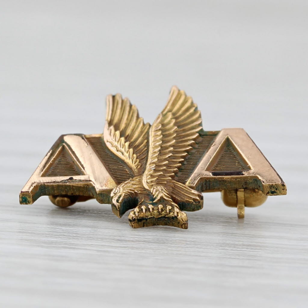 Light Gray American Airlines Eagle Pin Gold Filled Service Award souvenir
