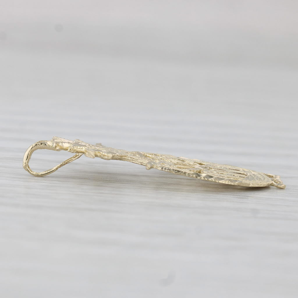 Light Gray Hawaii Pineapple Pendant 14k Yellow Gold Souvenir
