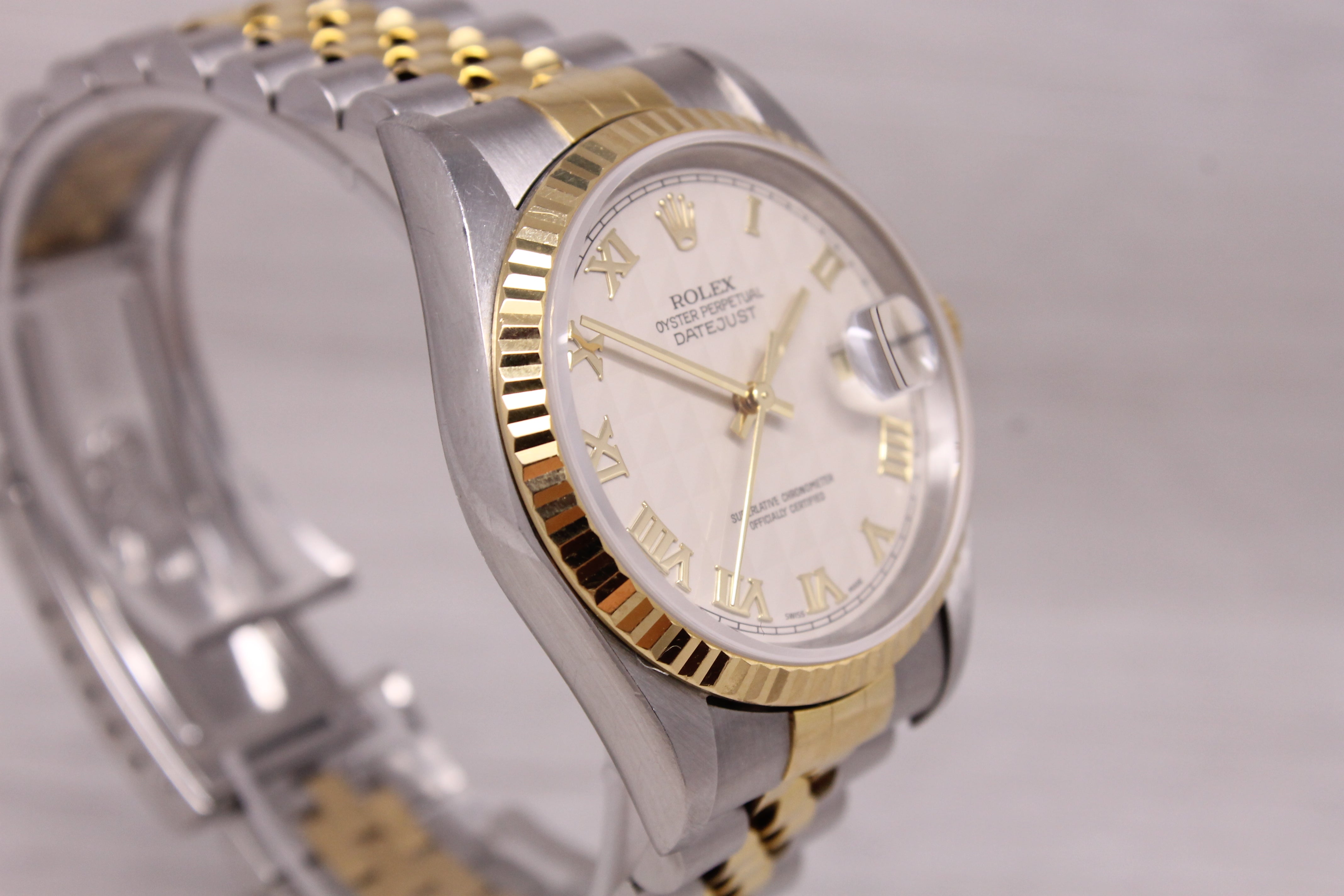 Vintage 1996 Rolex Datejust 16233 18k Steel Mens Watch Pyramid Dial Jubilee Box