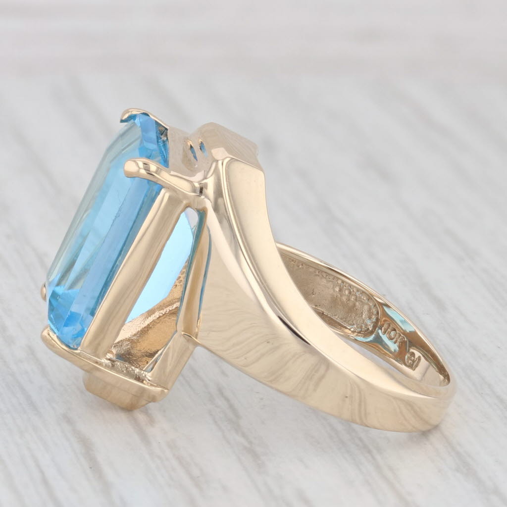 Light Gray 9.78ct Emerald Cut Solitaire Blue Topaz 10k Yellow Gold Ring Size 7