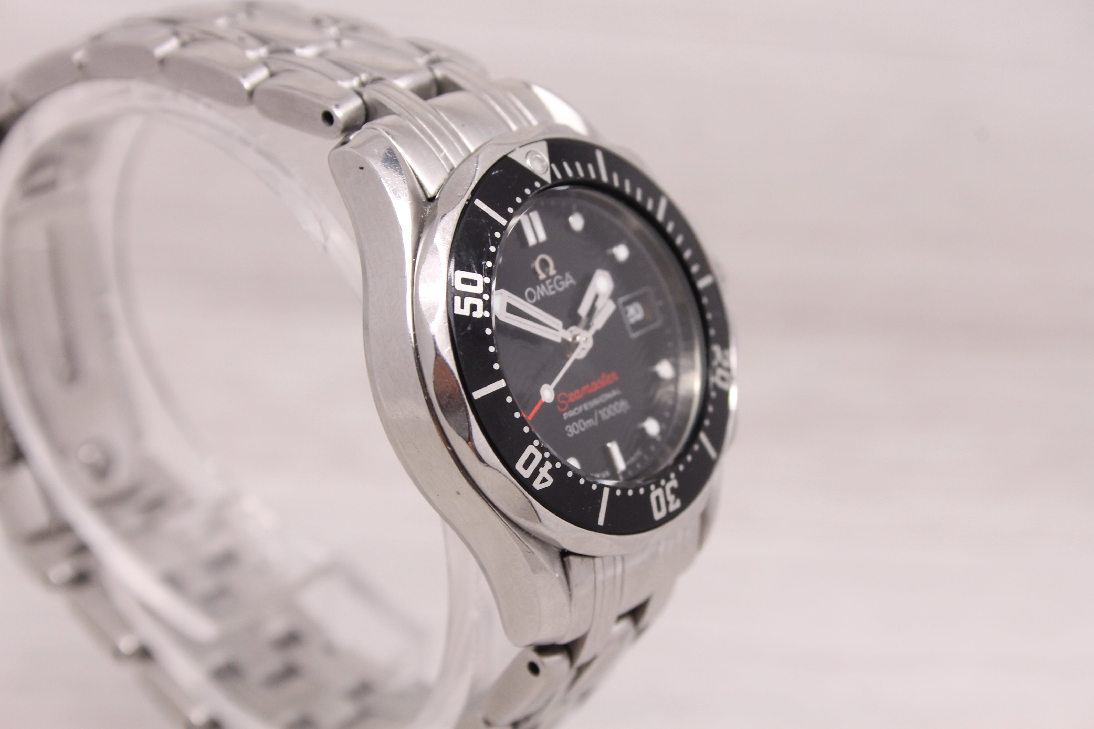 Gray Omega Seamaster Professional Ladies 29mm Steel Quartz Divers Watch Black Wave