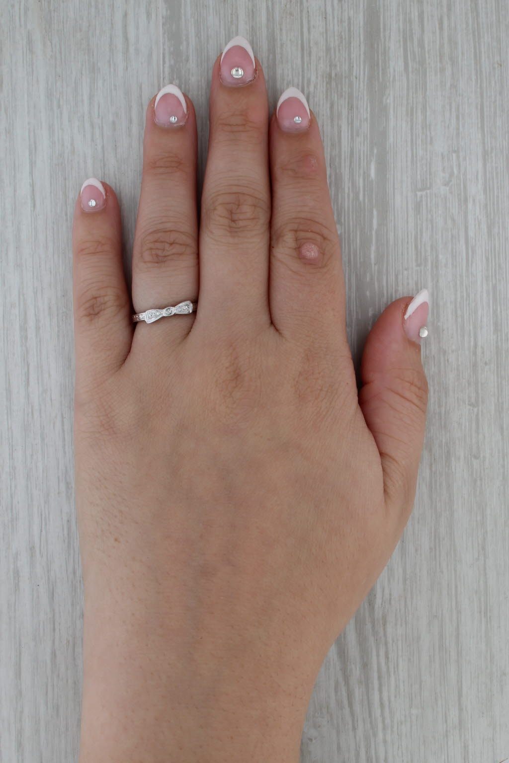 Diamond Bow Ring 18k White Gold Size 6 Stackable Wedding Band