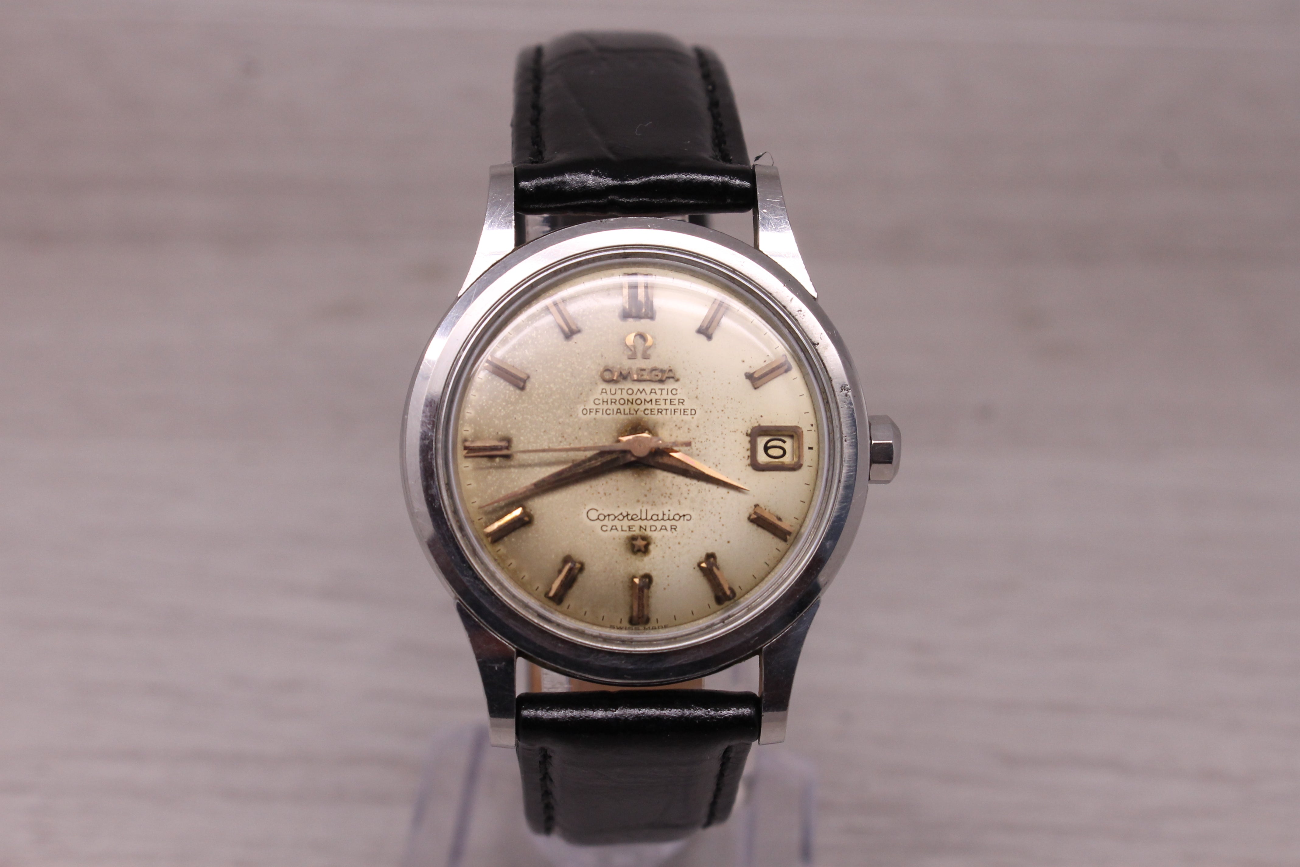Rosy Brown Vintage c.1960 Omega Constellation Calendar Mens 35mm Steel Automatic Watch 504