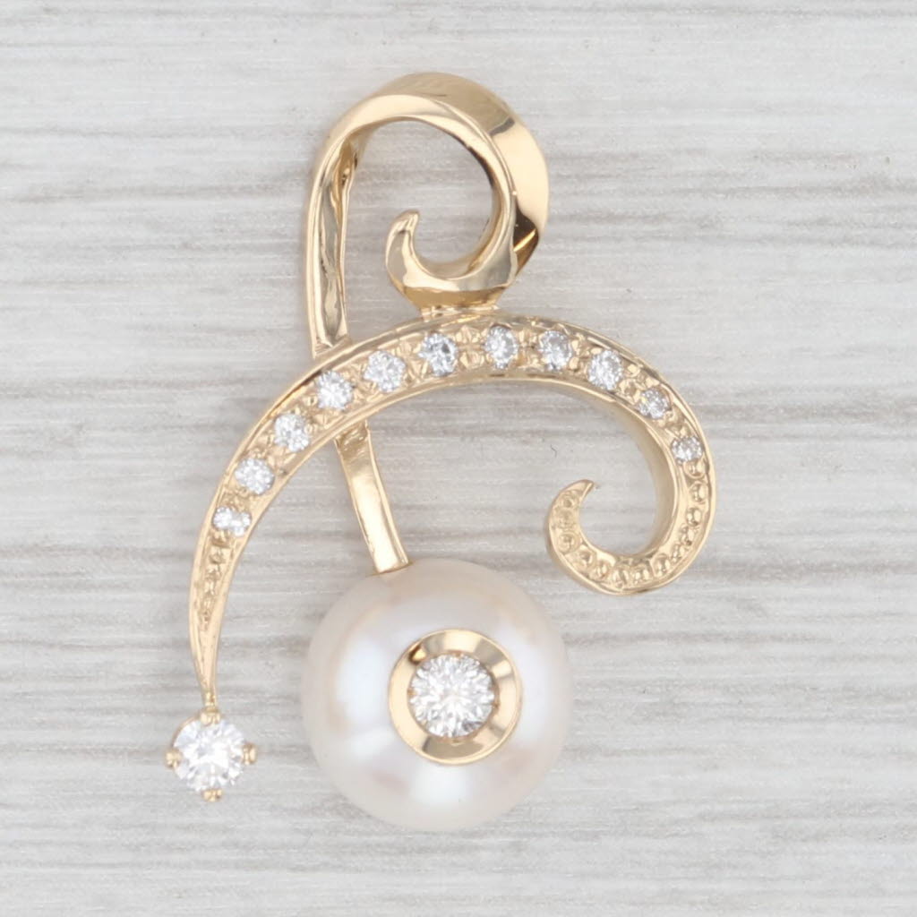 Light Gray 0.28ctw Diamond Cultured Pearl Pendant 14k Yellow Gold