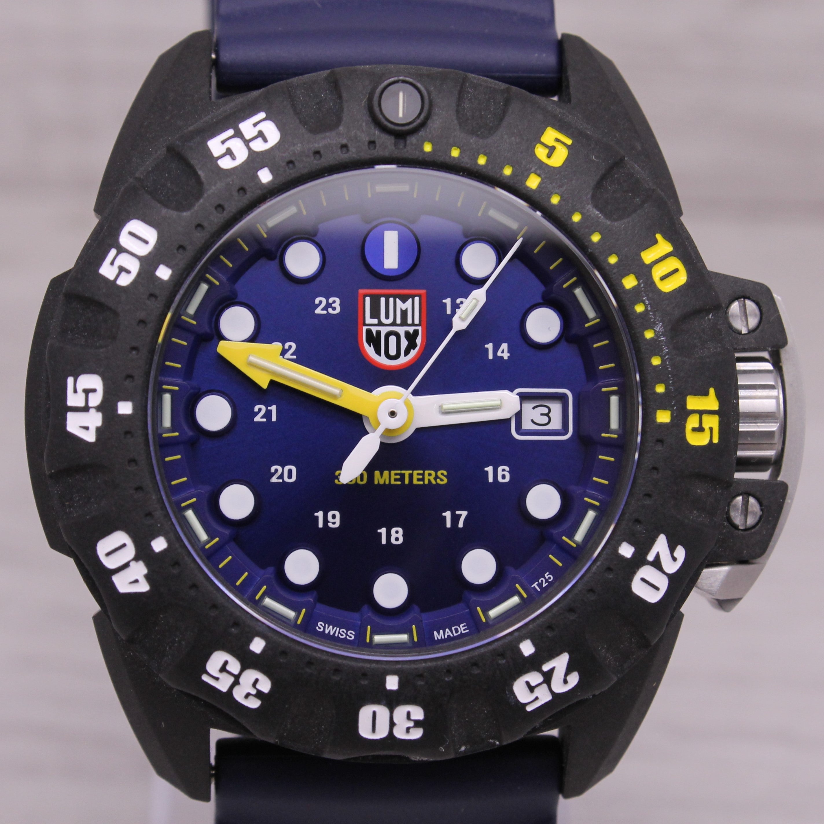 Gray Luminox Scott Cassell Deep Undersea Voyager Series 1500 Men’s Watch XS.1553