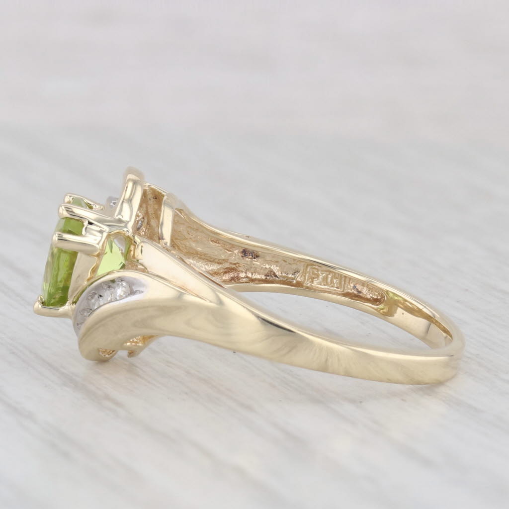 Light Gray 1.30ctw Trillion Peridot Diamond Bypass Ring 10k Yellow Gold Size 7