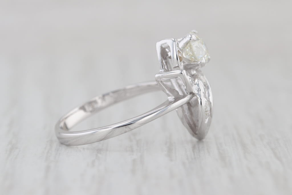 Vintage 0.76tcw Diamond Flower Ring 14k White Gold Size 7.75 Engagement