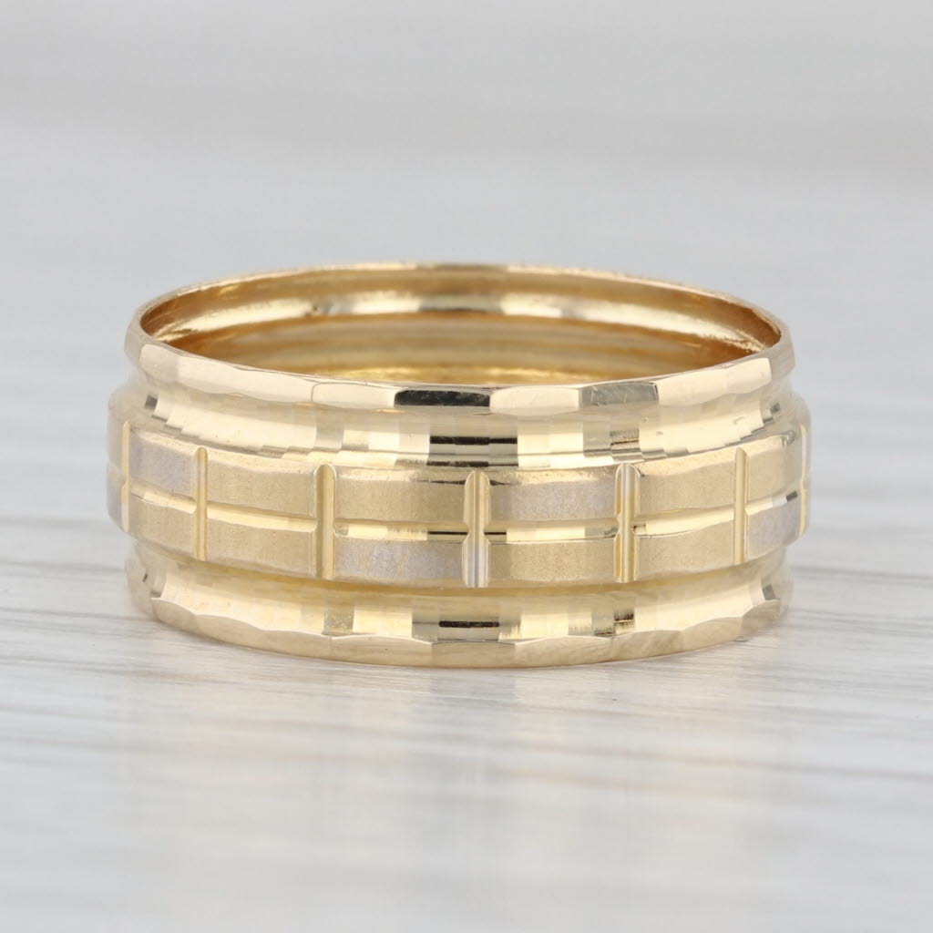 Beveled Pattern Ring 18k Yellow Gold Size 7.25 Stackable Band