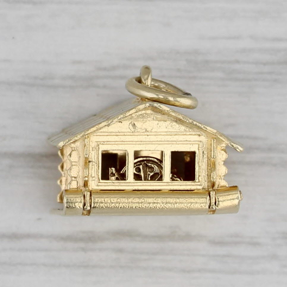 Gray Log Cabin Charm 14k Yellow Gold Opens 3D Souvenir Vintage Pendant