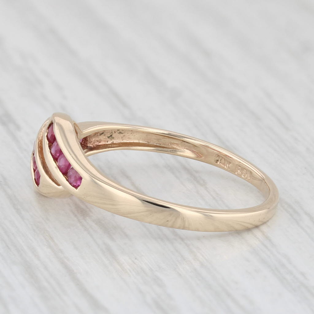 Light Gray 0.25ctw Ruby Ring 10k Yellow Gold Size 7.75 Scalloped Band