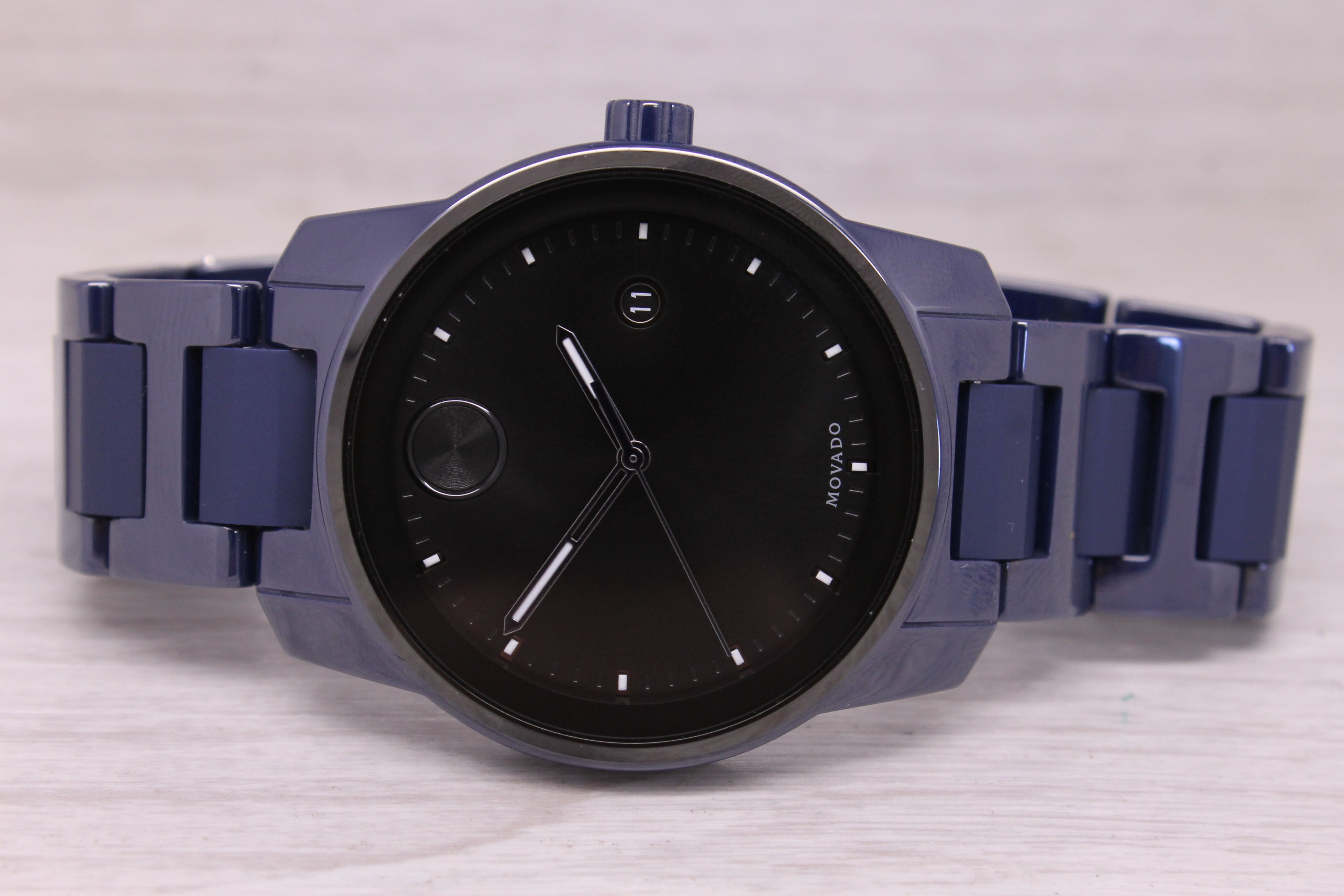 Movado Bold Verso 42mm Quartz Watch Blue IP Stainless Steel Date Swiss 3600862