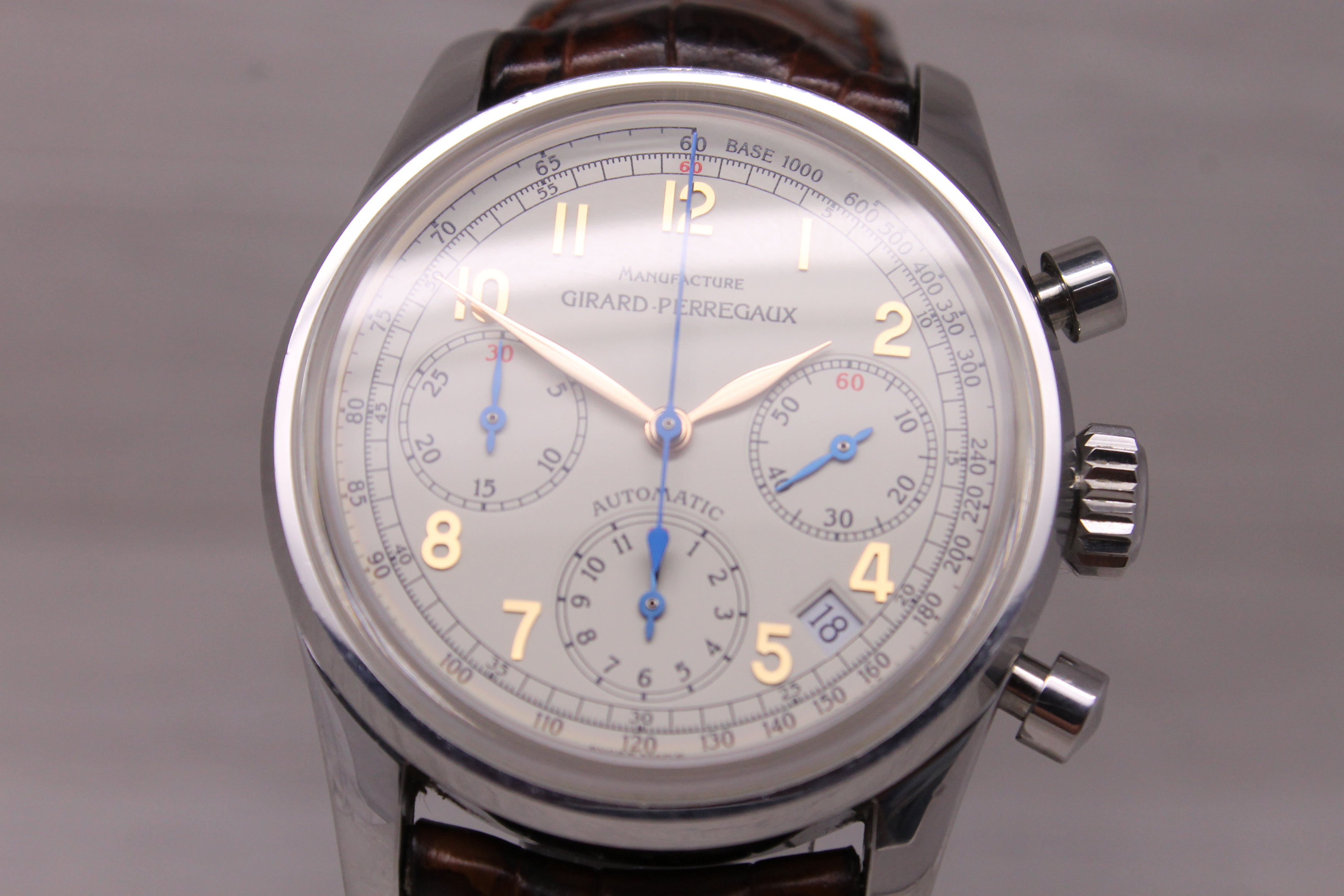 Girard Perregaux Classique Mens 38mm Steel Automatic Chronograph Watch ref.4946