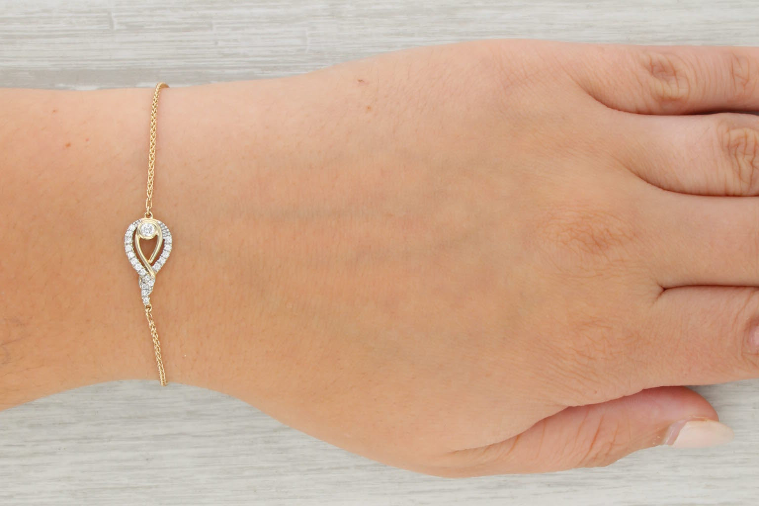 Stationary Teardrop 0.13ctw Diamond Bracelet 10k Yellow Gold Wheat Chain