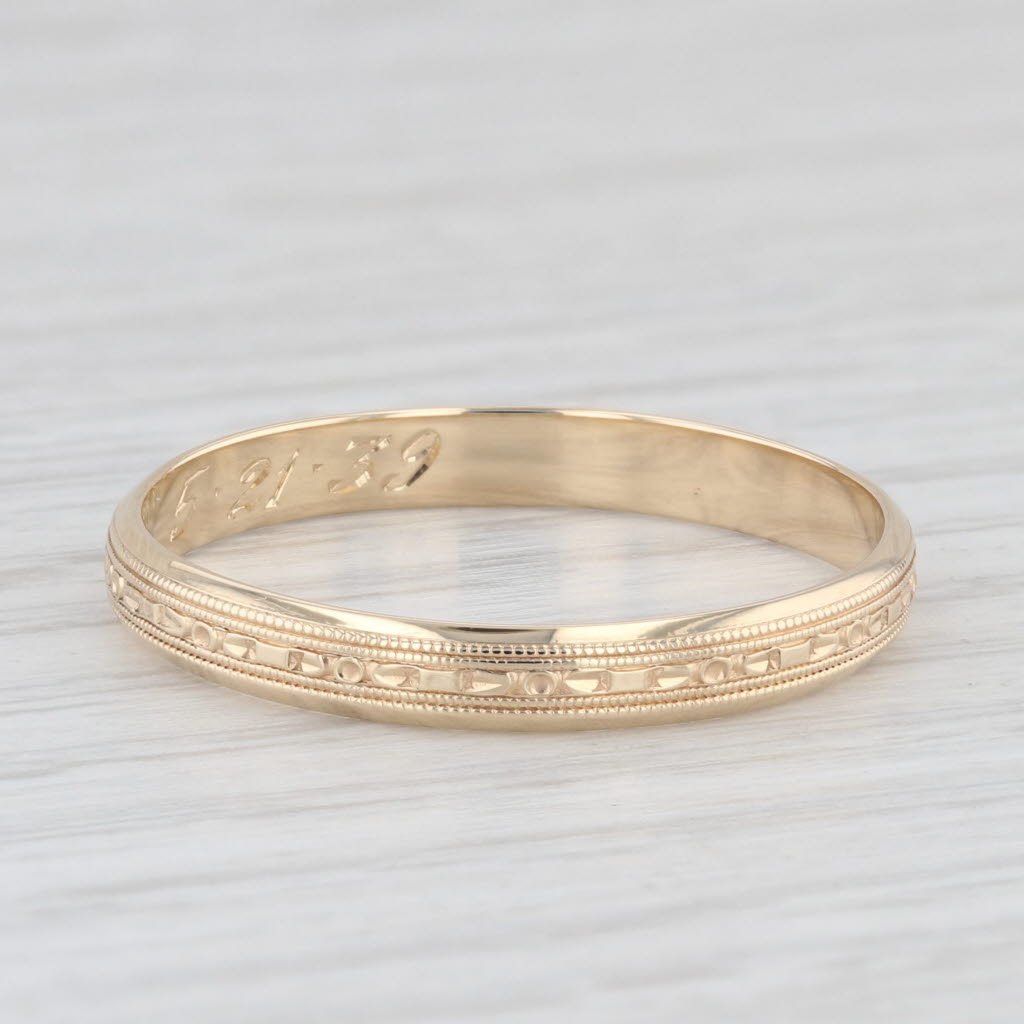 Light Gray Vintage 14K Yellow Gold Engraved Floral Pattern Wedding Band Size 13.25 Ring
