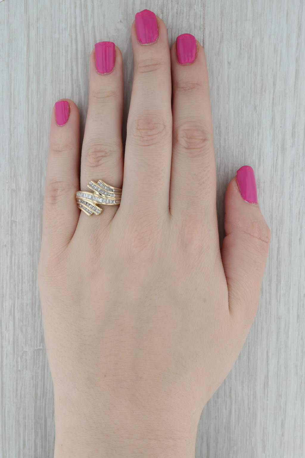 Dark Gray 0.43ctw Diamond Scalloped Bypass Ring 10k Yellow Gold Size 8 Cocktail