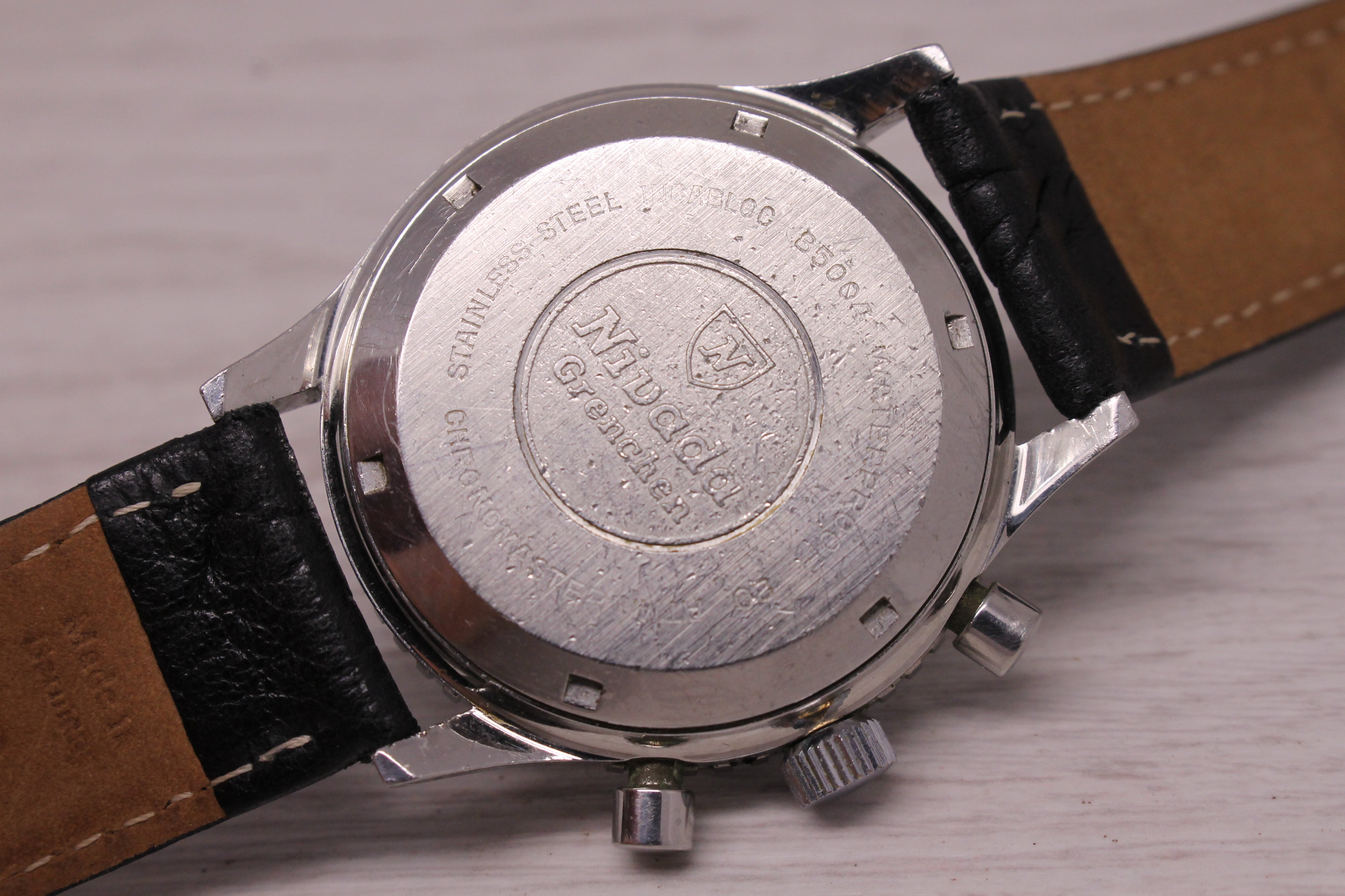 Dark Gray Vintage Nivada Grenchen Chronomaster Mens 39mm Steel Watch Valjoux 23 ref 85004