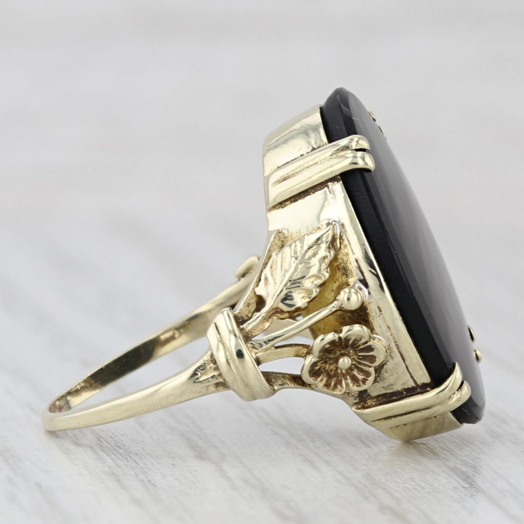 Light Gray Antique Oval Onyx Ring 14k Yellow Gold Floral Accents Size 6.75