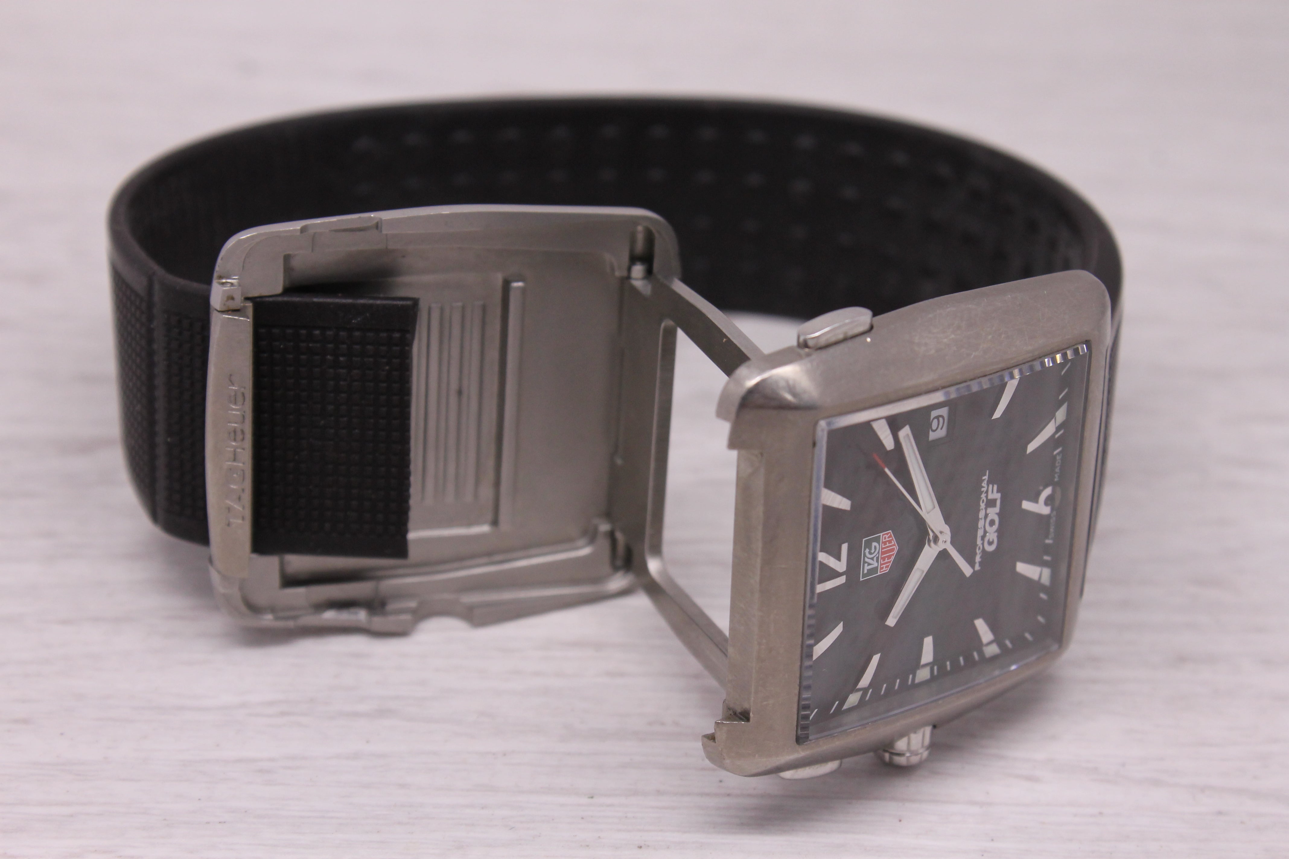 Tag Heuer Tiger Woods Professional Golf WAE1111 Titanium Steel Quartz Mens Watch